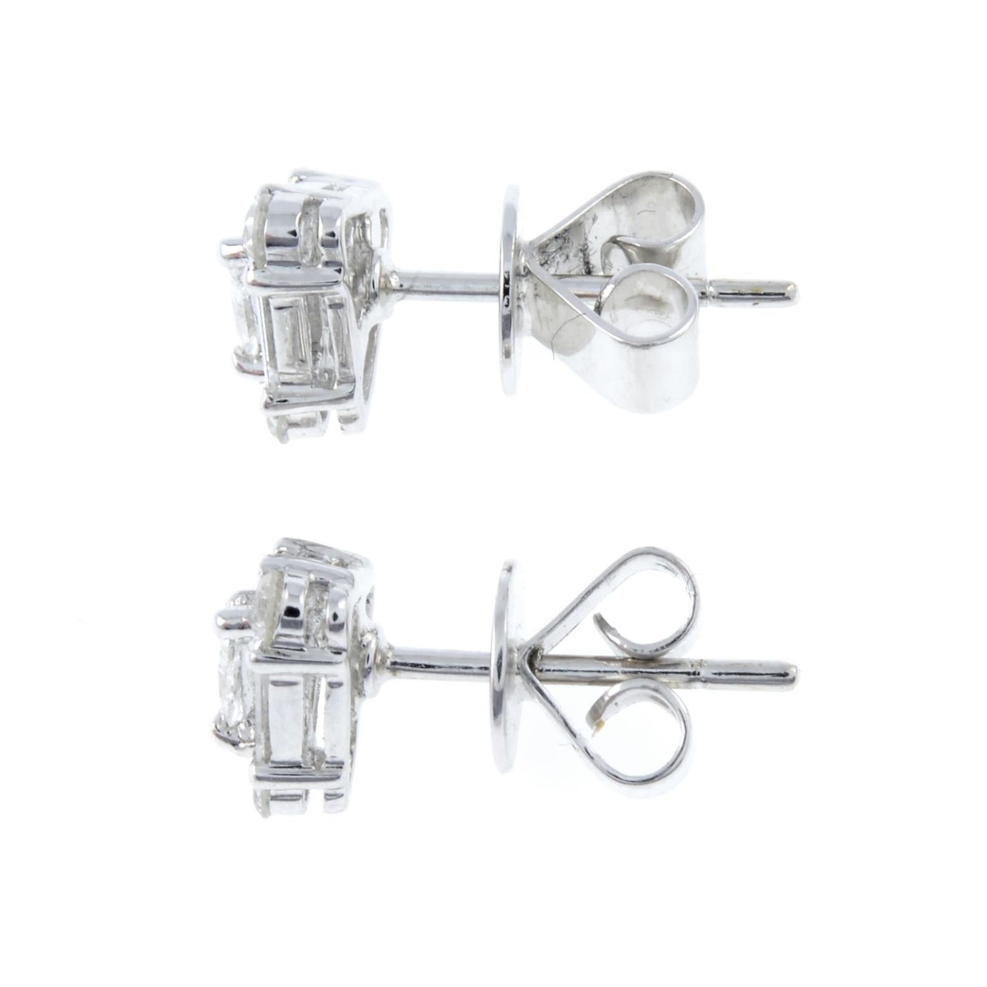 A pair of vari-cut diamond cluster earrings. - Bild 2 aus 2