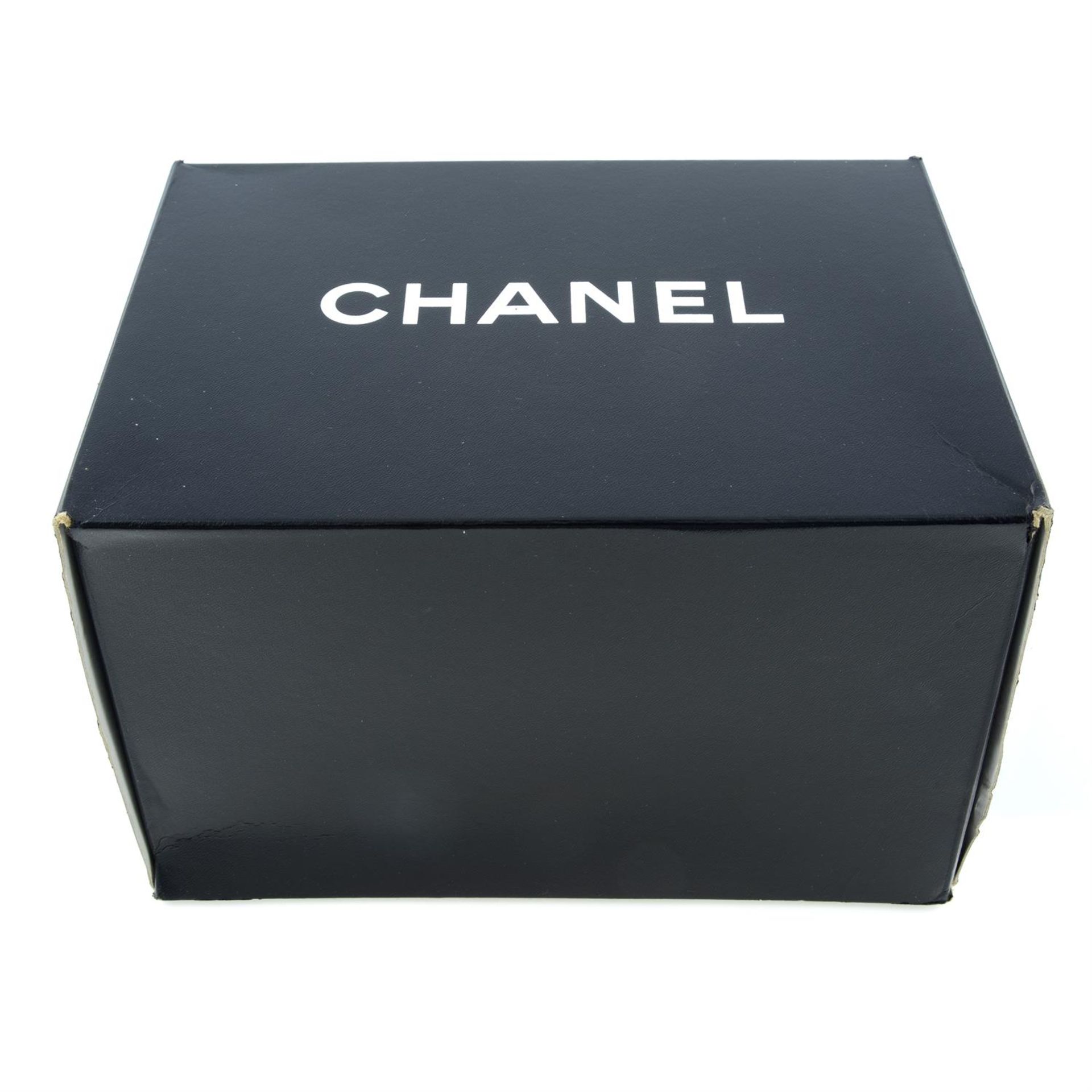 CHANEL - a 1996 Vanity case. - Image 4 of 4