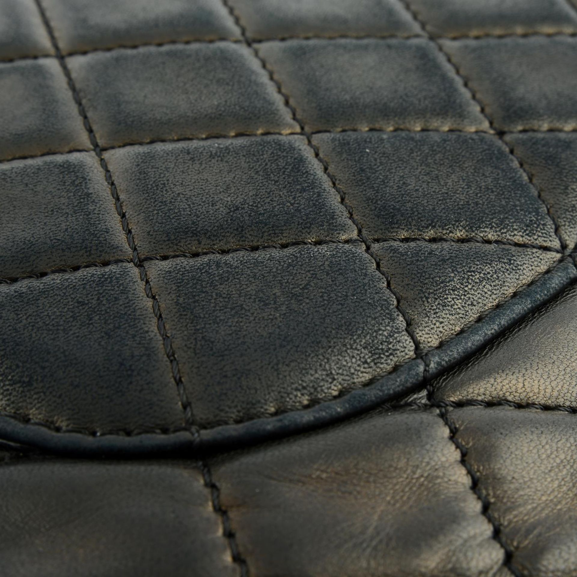 CHANEL - a metallic leather lambskin Jumbo single flap bag. - Image 8 of 9