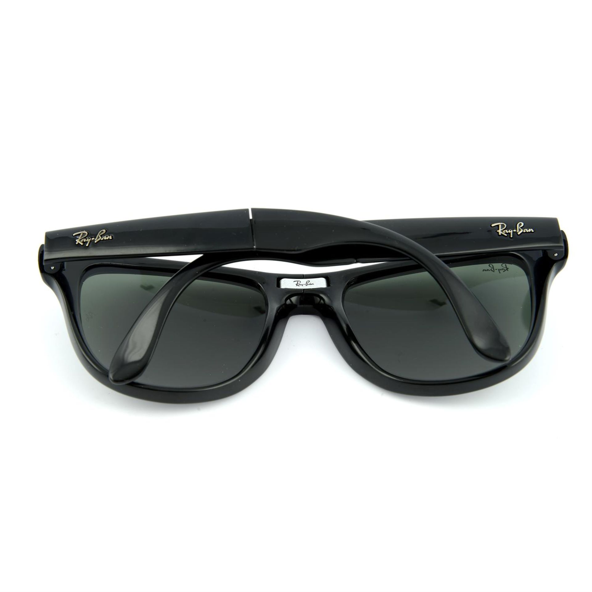 RAY-BAN- a pair of folding Wayfarer sunglasses. - Bild 2 aus 4