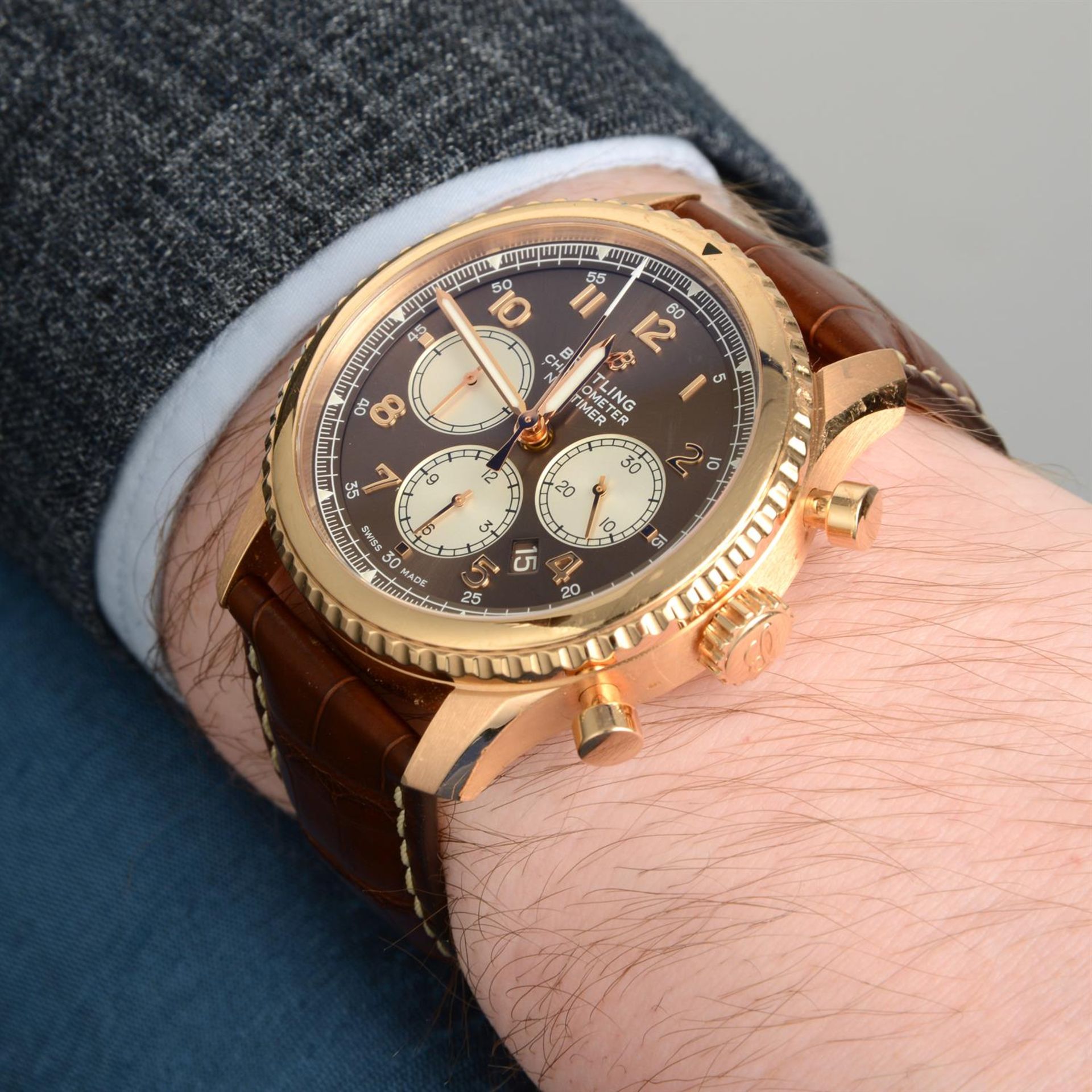 BREITLING - an 18ct rose gold Navitimer chronograph wrist watch, 43mm. - Image 5 of 5