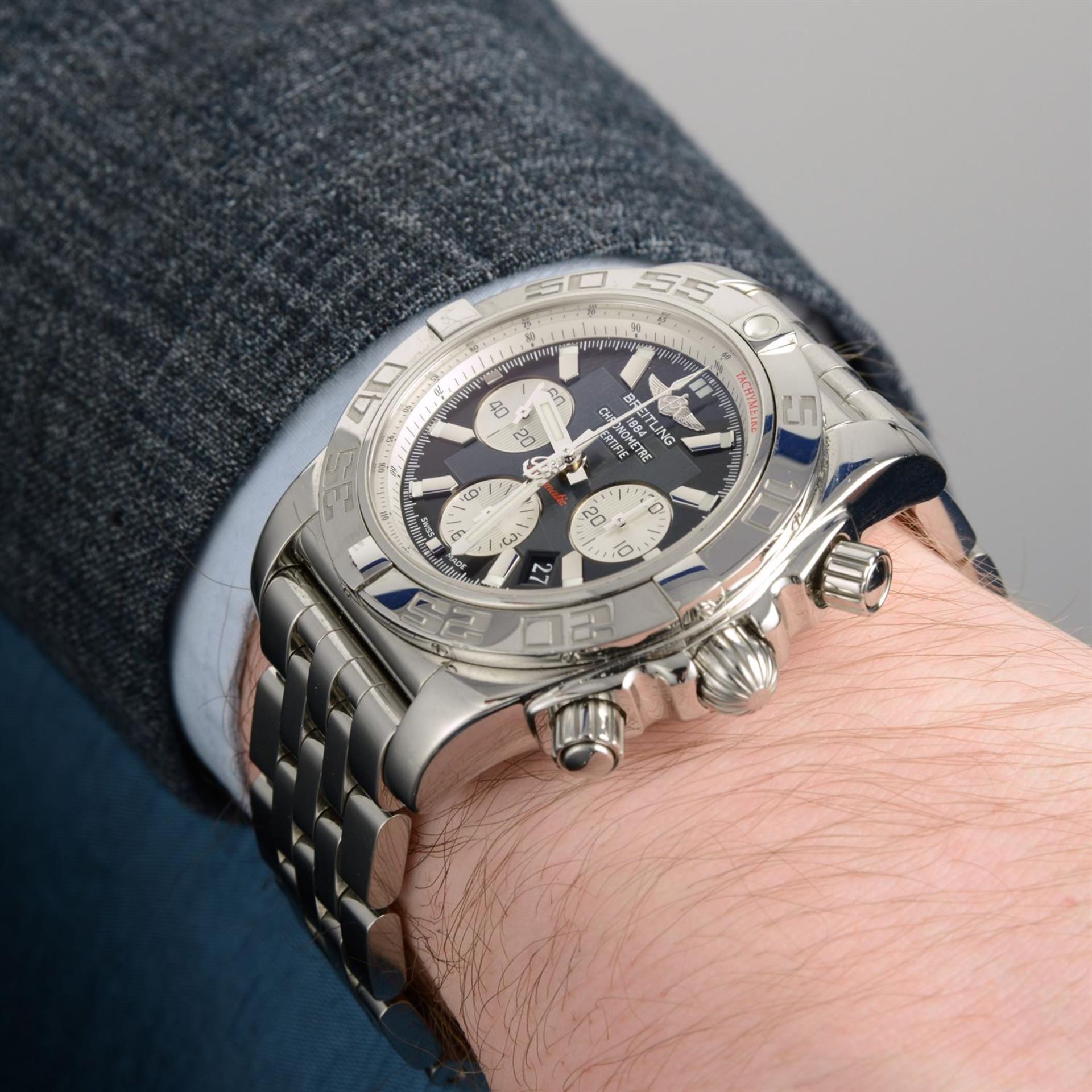 BREITLING - a stainless steel Chronomat chronograph bracelet watch, 44mm. - Bild 5 aus 5