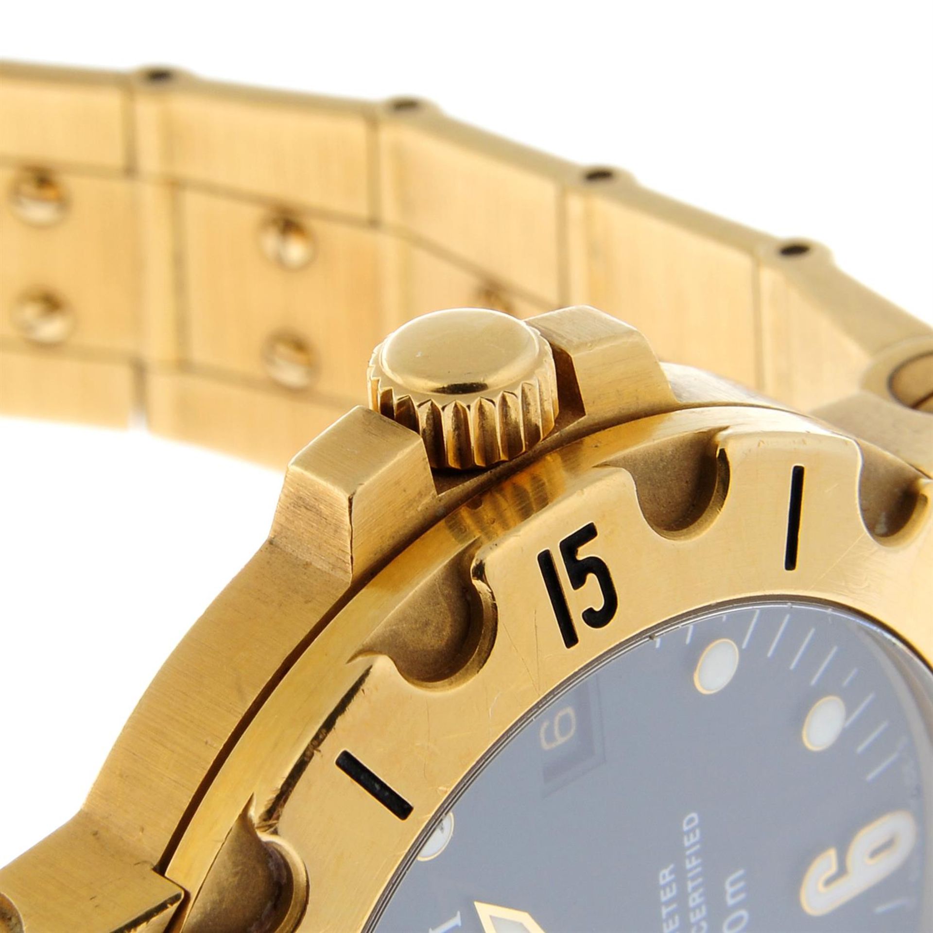 BULGARI - an 18ct yellow gold Diagono Scuba bracelet watch, 38mm. - Image 4 of 5