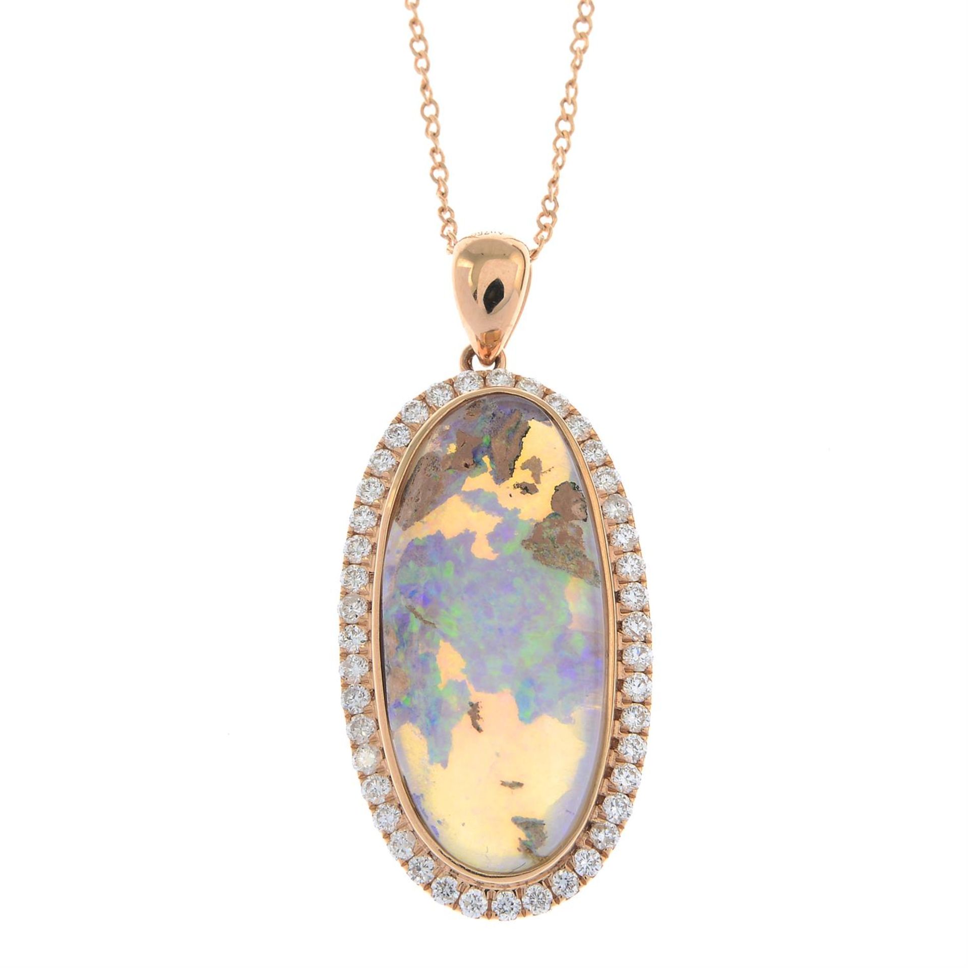 An opal and brilliant-cut diamond cluster pendant, with chain. - Bild 2 aus 5
