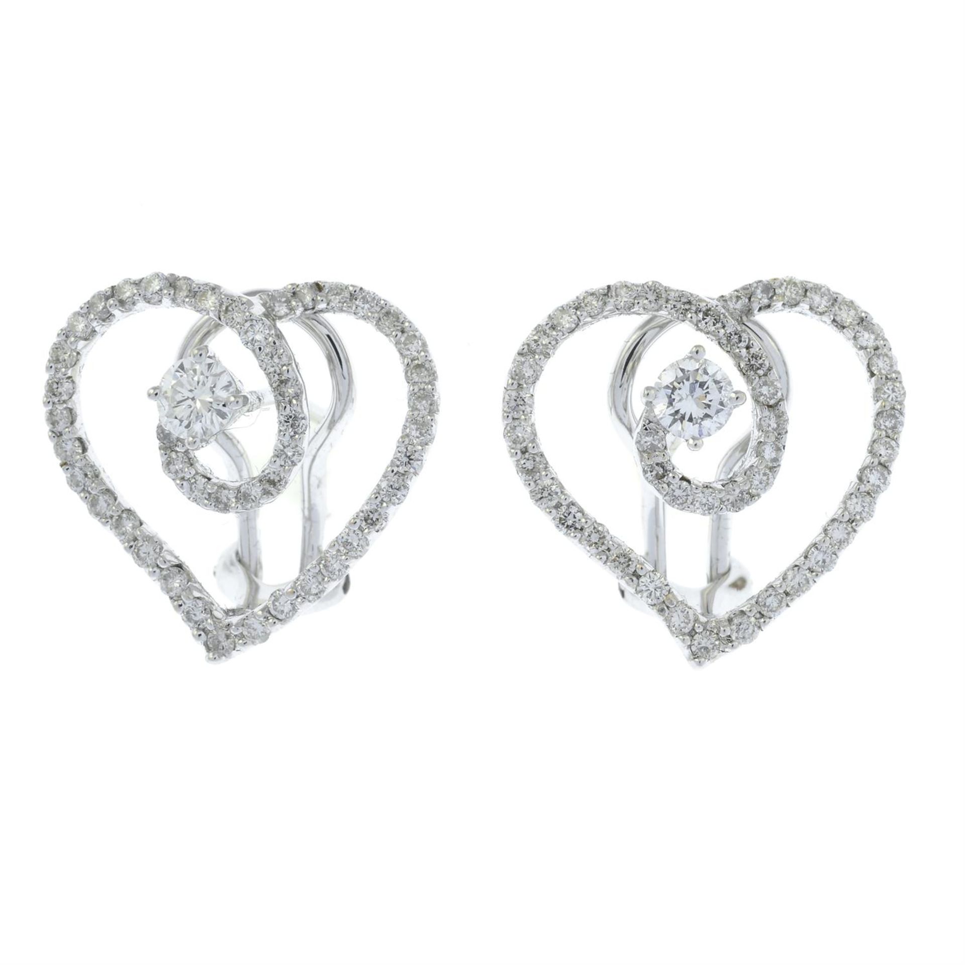 A pair of brilliant-cut diamond heart earrings. - Bild 2 aus 3