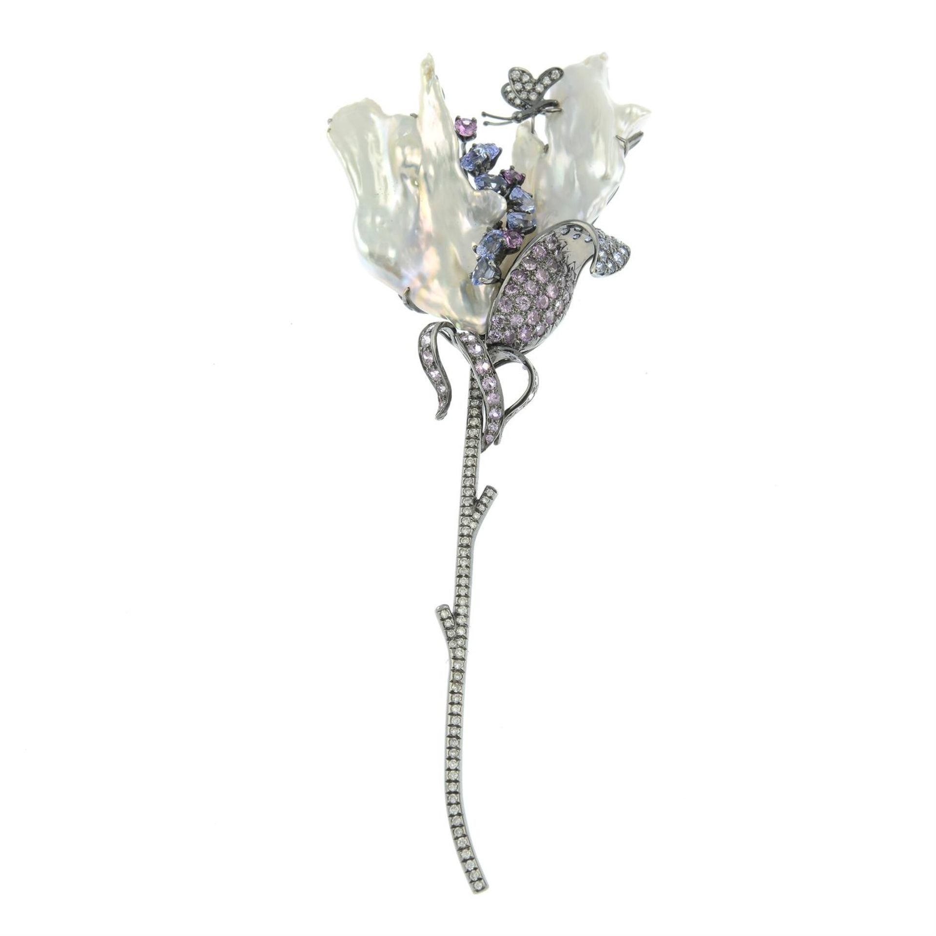 A baroque cultured pearl, pink and blue sapphire and brilliant-cut diamond floral brooch, - Bild 2 aus 4