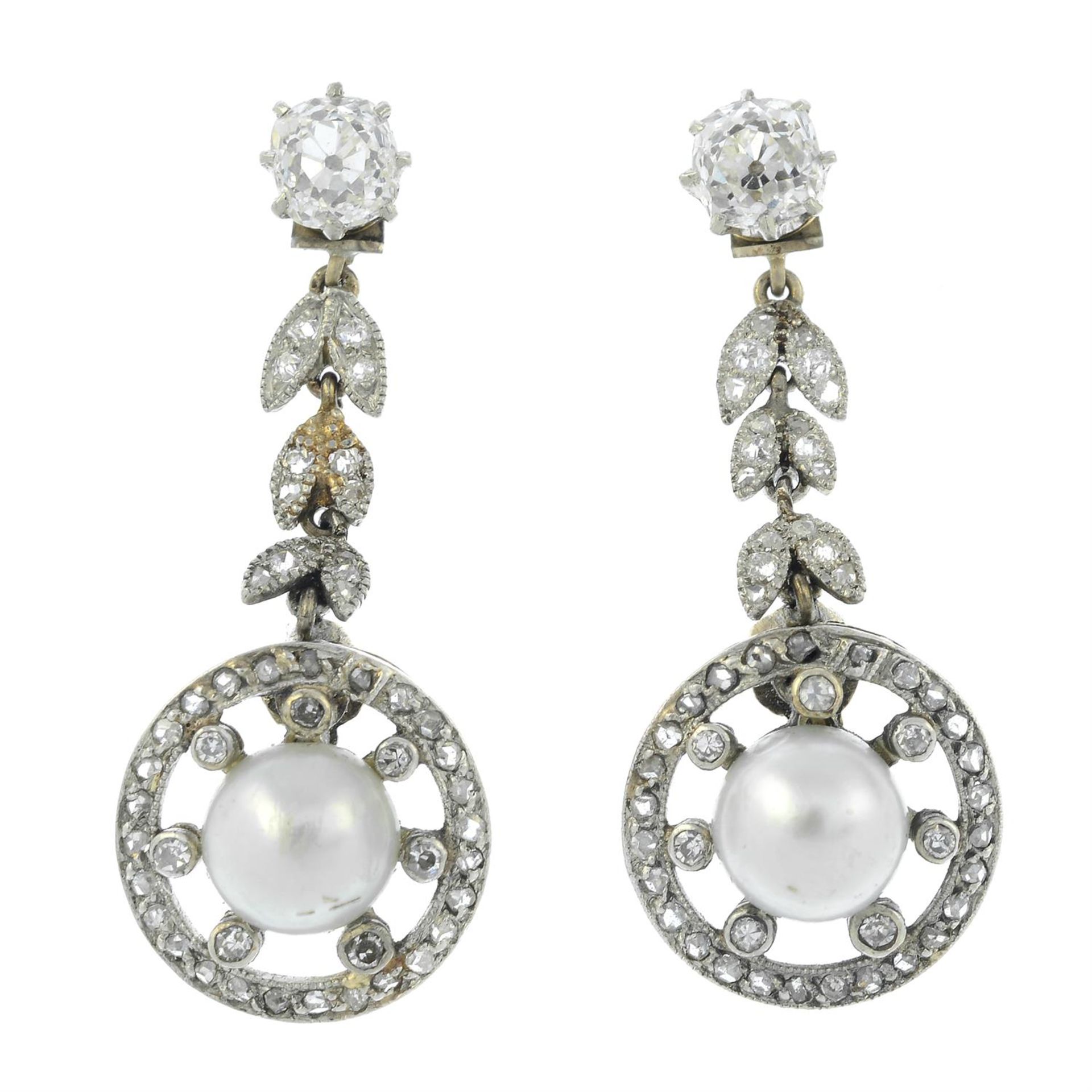 A pair of old-cut diamond stud earrings, with detachable natural pearl and diamond foliate drop. - Bild 2 aus 3