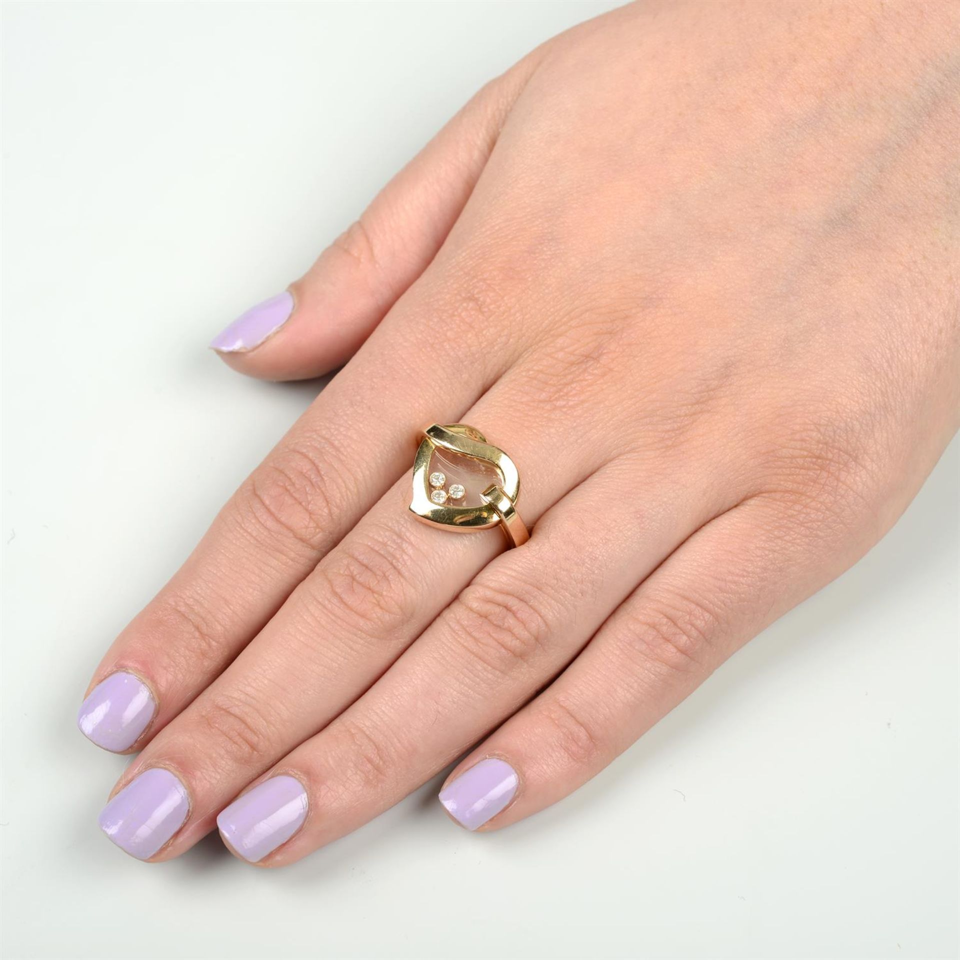 An 18ct gold 'Happy Diamonds' heart ring, by Chopard. - Bild 5 aus 5