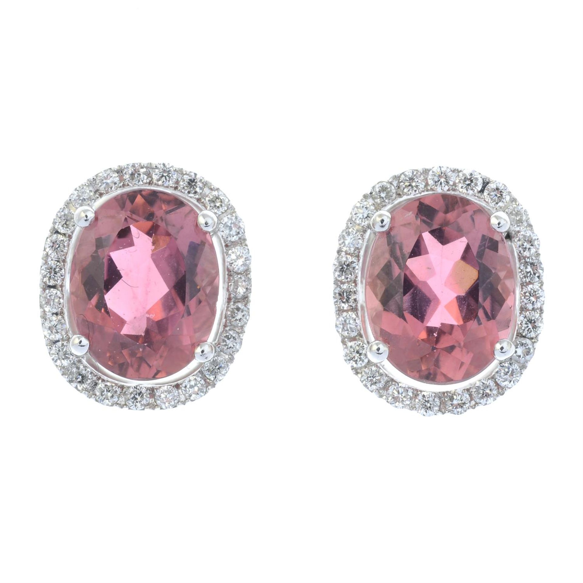 A pair of 18ct gold pink tourmaline and brilliant-cut diamond cluster earrings. - Bild 2 aus 3