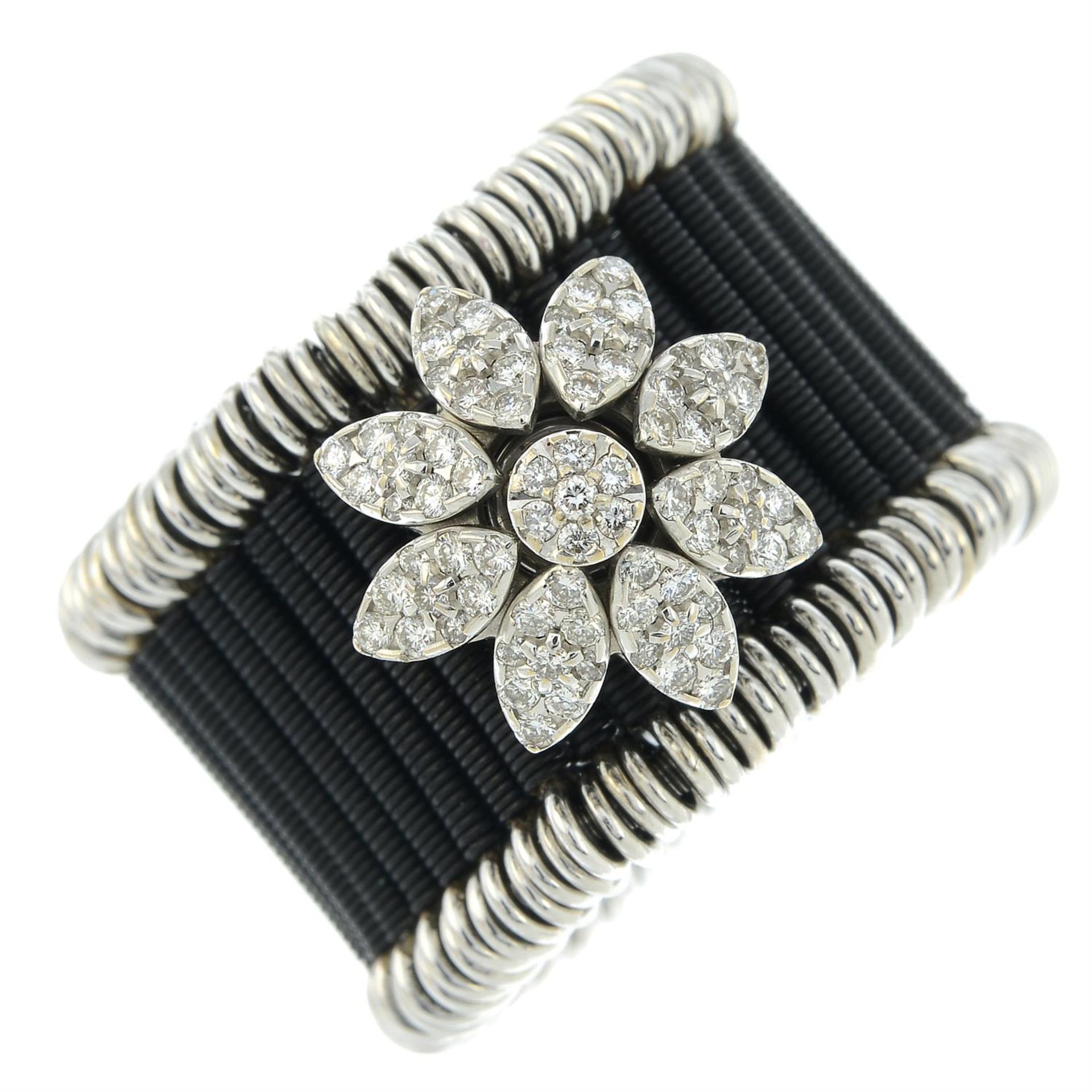 An 18ct gold and black stainless steel 'Shanghai Flower' ring, with brilliant-cut diamond spinning - Image 2 of 6