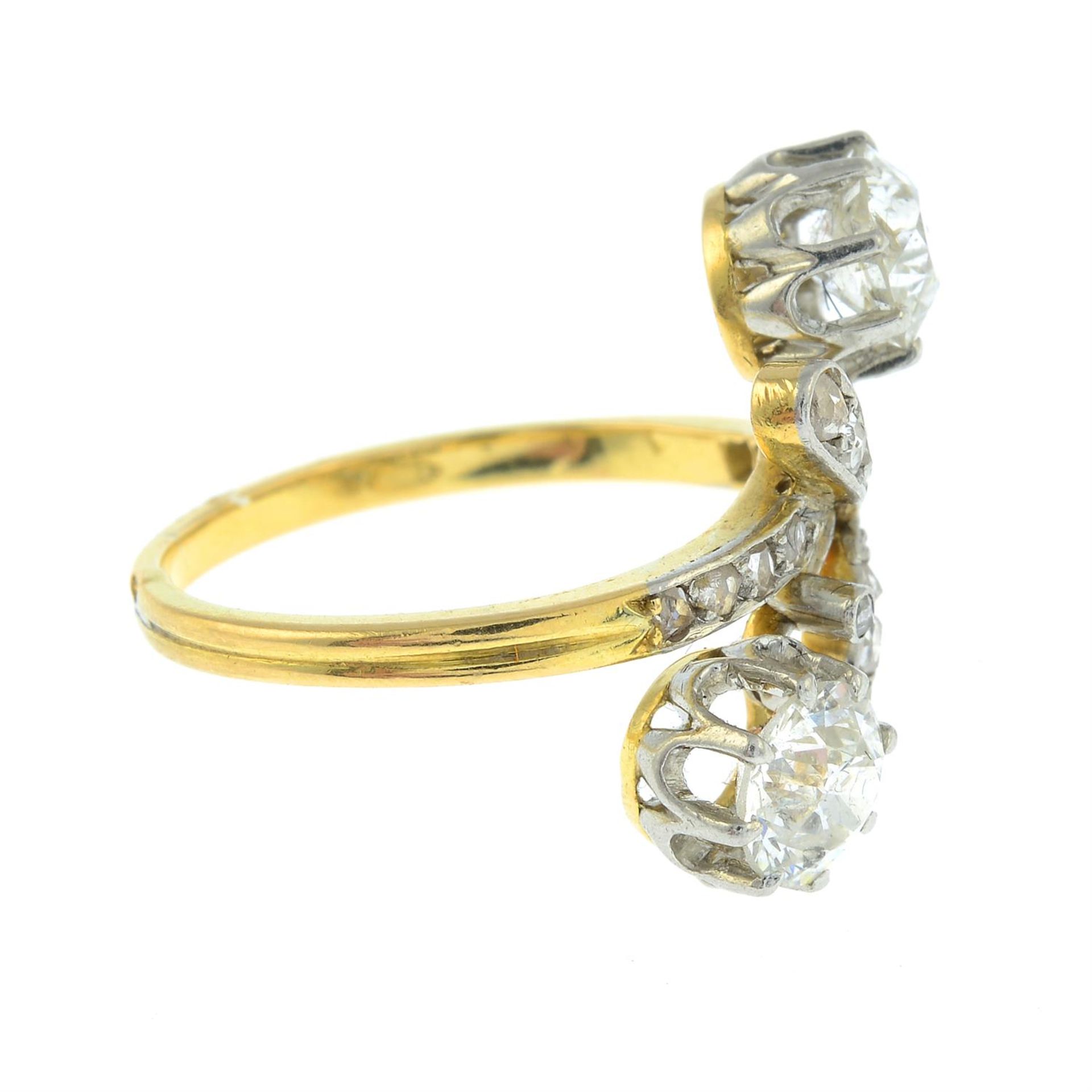 An early 20th century old-cut diamond crossover ring, with rose-cut diamond foliate highlight. - Bild 3 aus 5