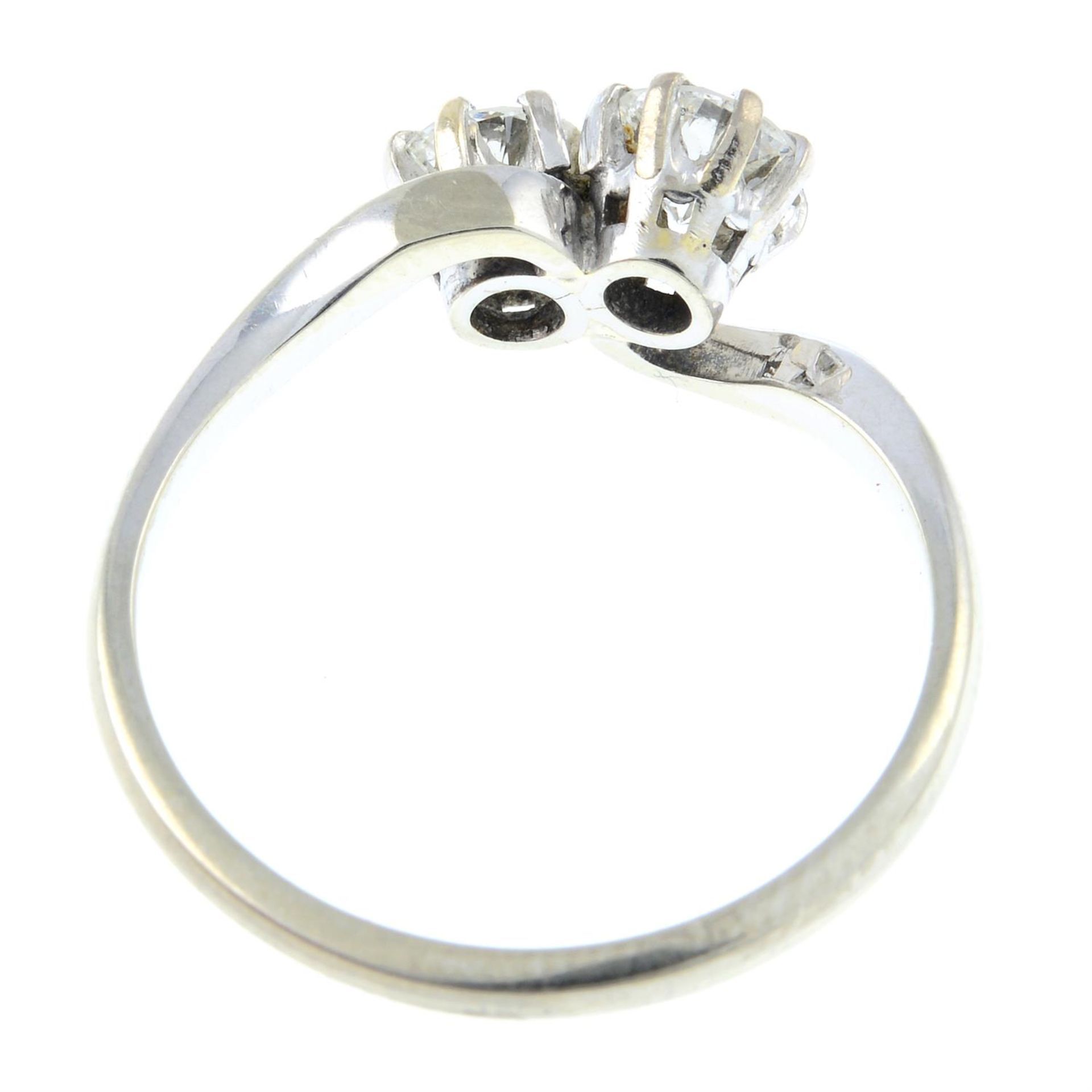 A mid 20th century 18ct gold brilliant-cut diamond crossover ring. - Bild 2 aus 2