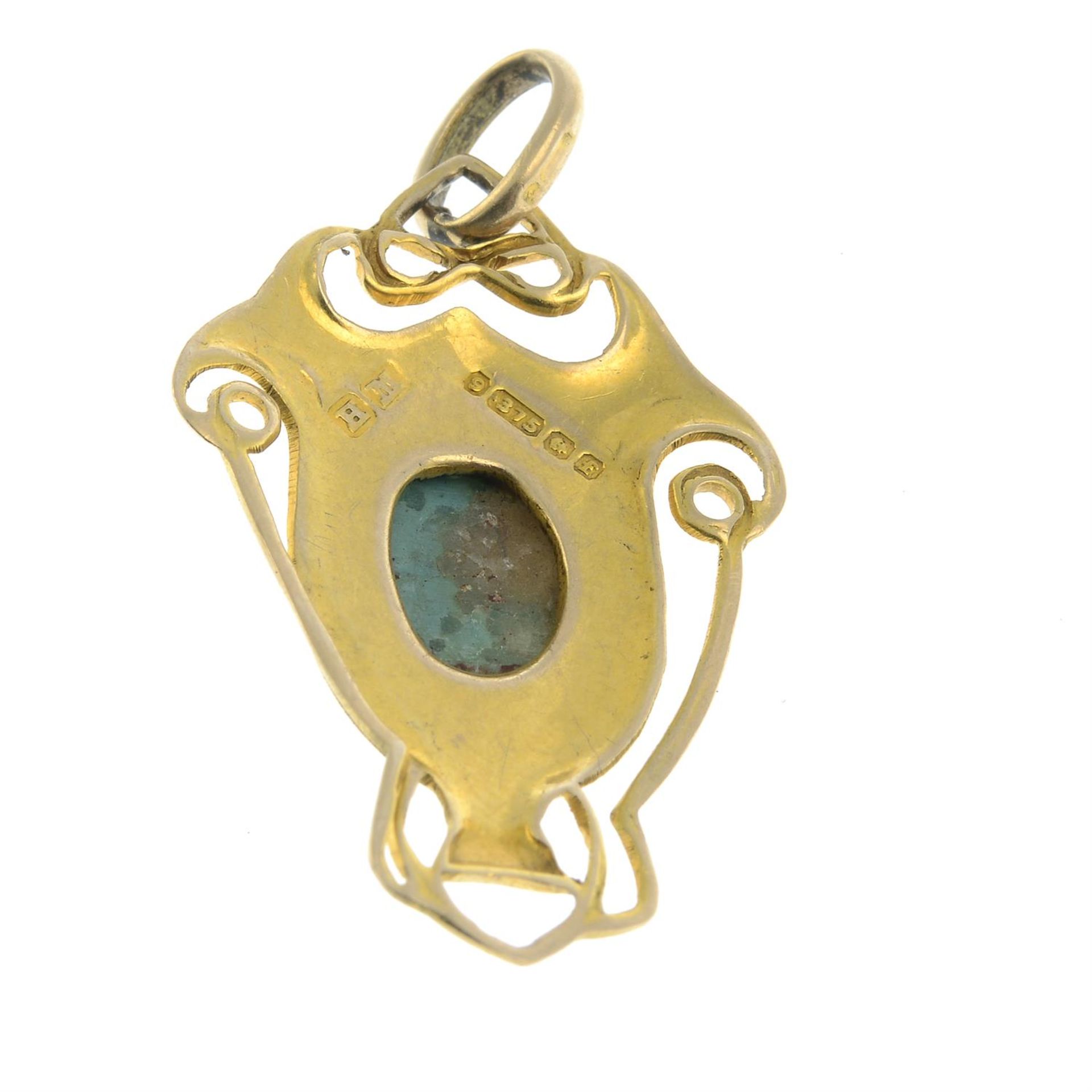 An Art Nouveau 9ct gold turquoise pendant, by Henry Matthews. - Bild 2 aus 2