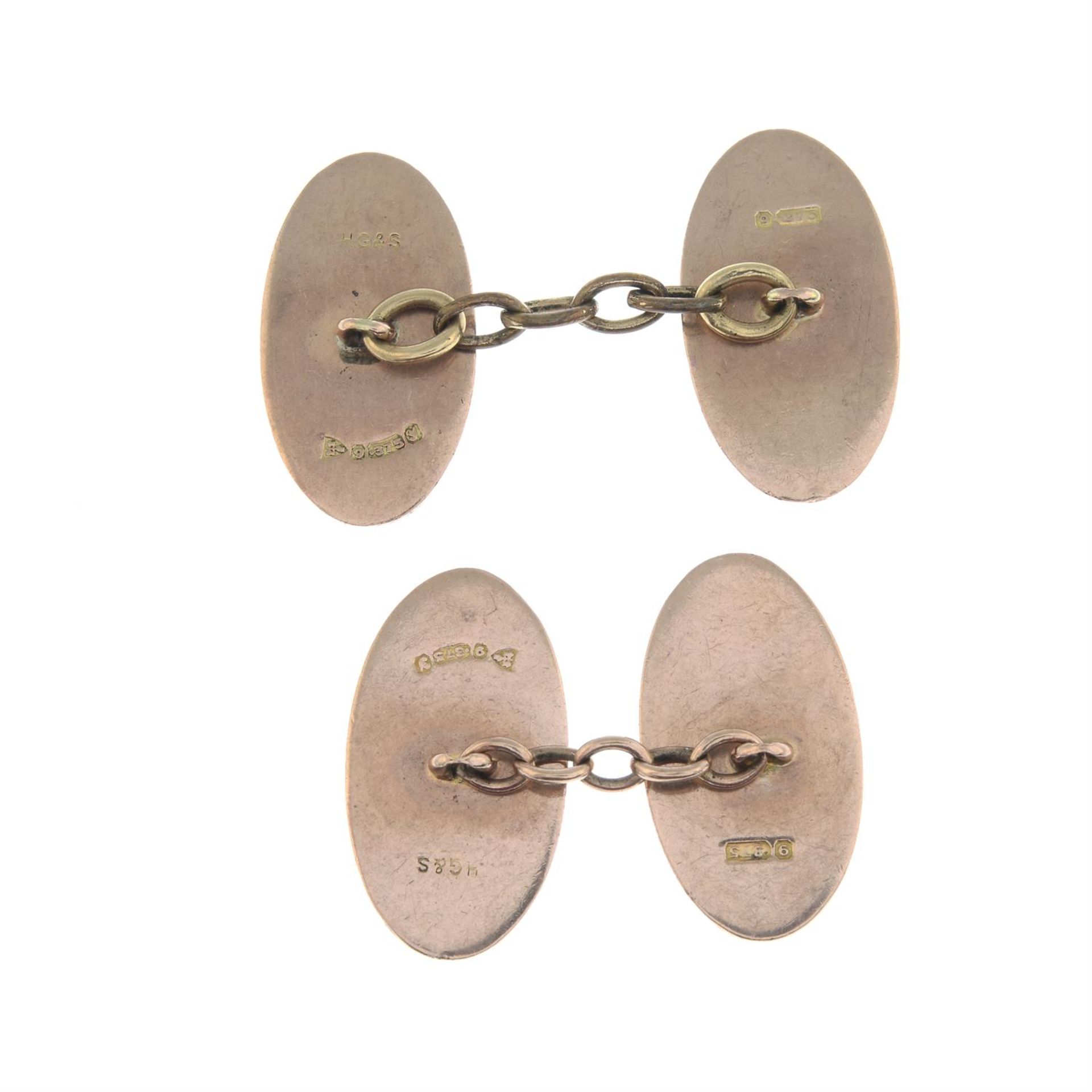 A pair of early 20th century 9ct gold cufflinks. - Bild 2 aus 2