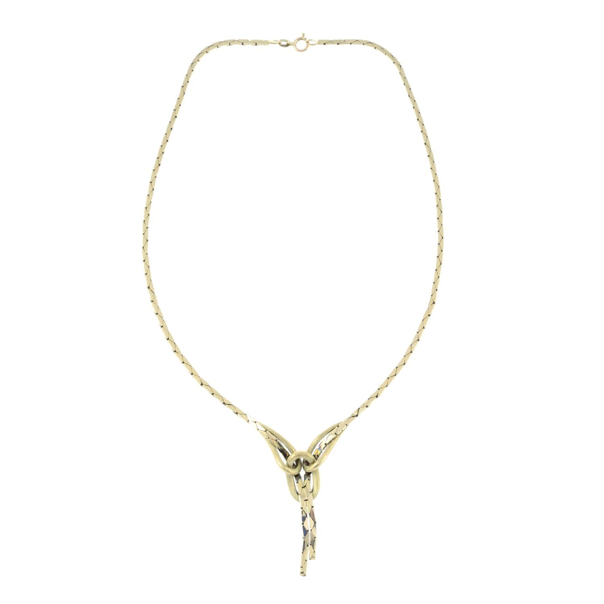 A 9ct gold abstract knot necklace. - Bild 2 aus 2