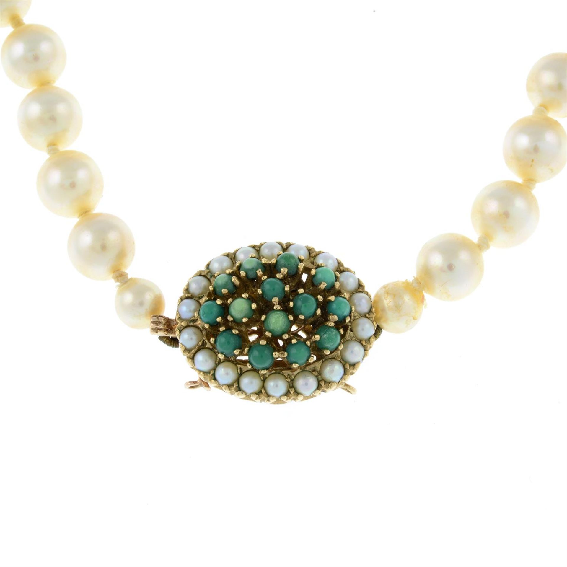 A turquoise seed pearl clasp imitation pearl single-strand necklace. - Image 2 of 3