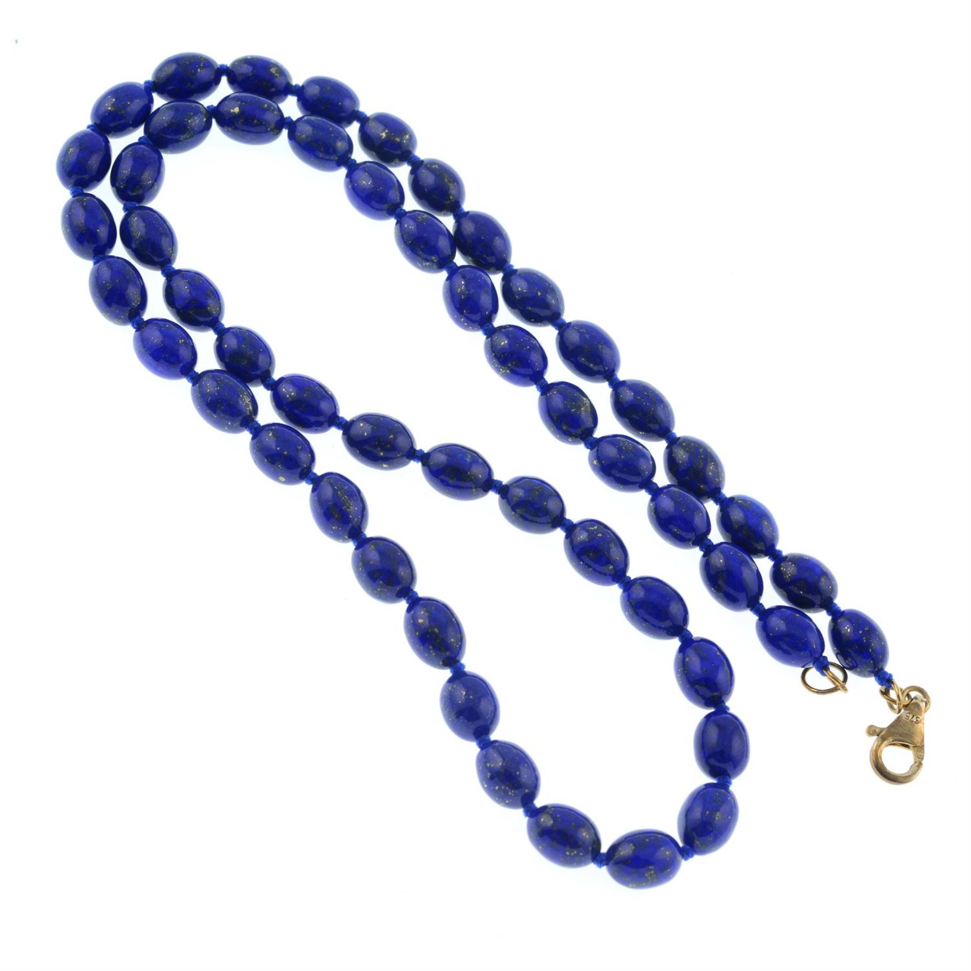 A lapis lazuli bead necklace. - Image 2 of 2