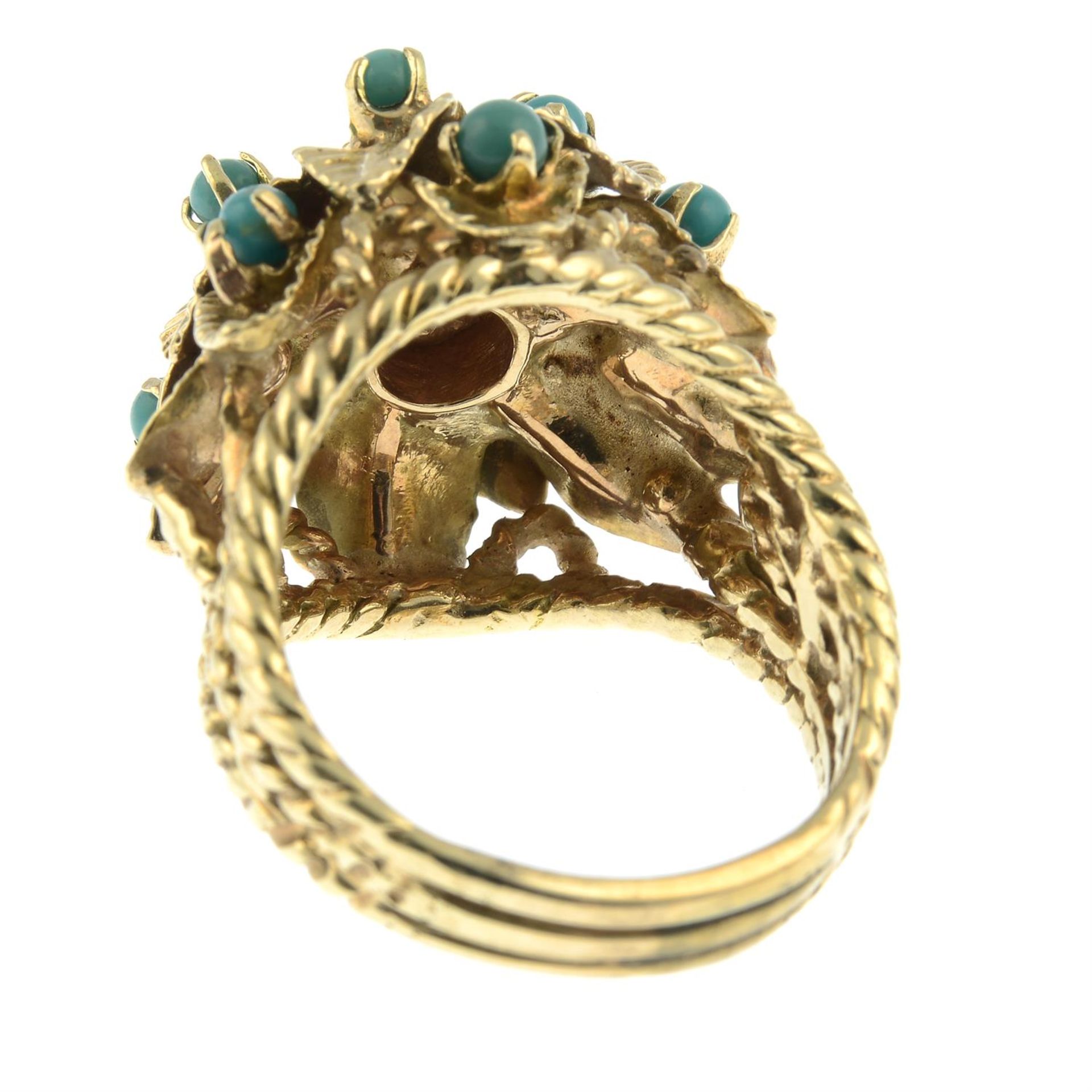 A diamond and green gem dress ring. - Image 2 of 2