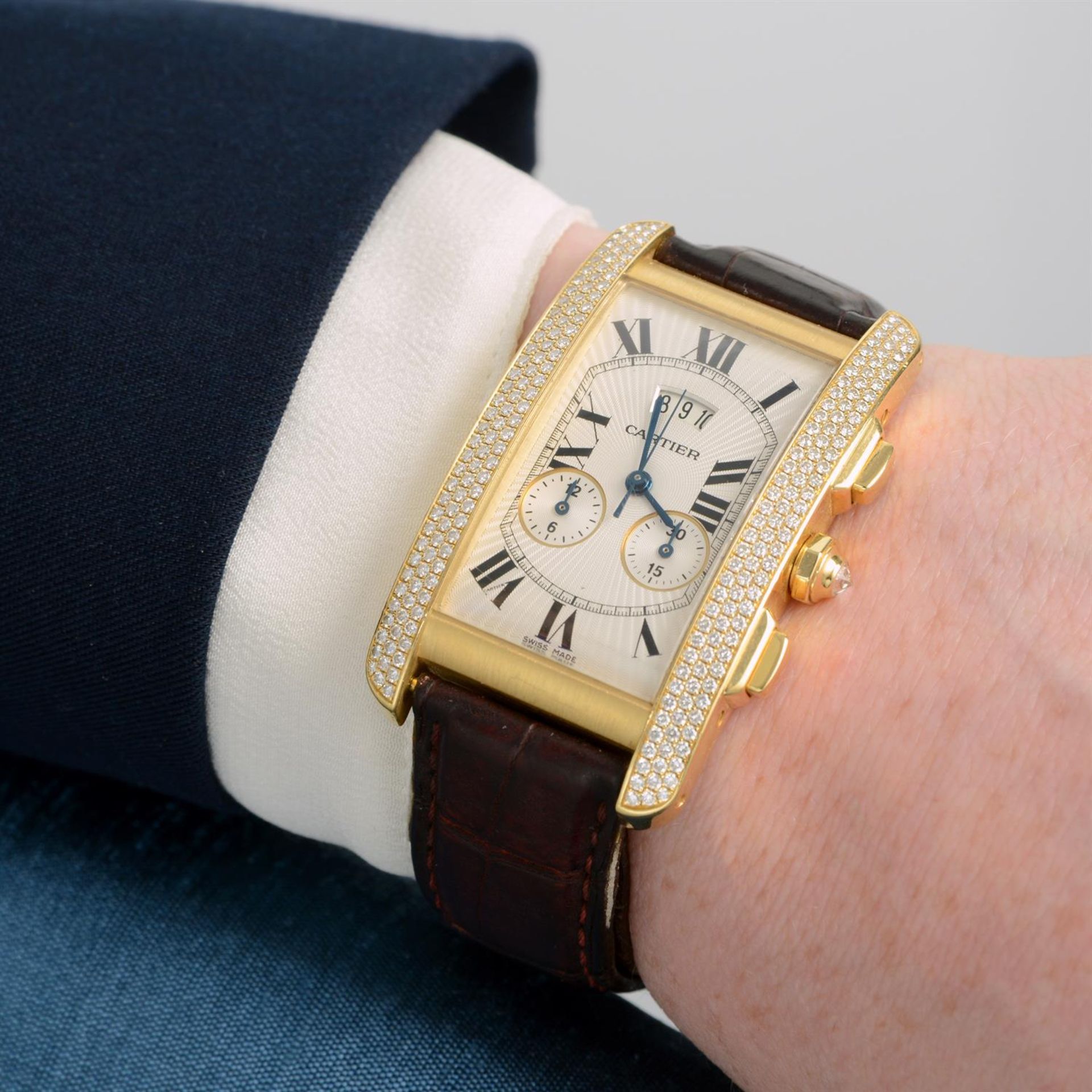 CARTIER - a factory diamond set 18ct gold Tank Américaine chronograph wrist watch, 27x37mm. - Image 5 of 5