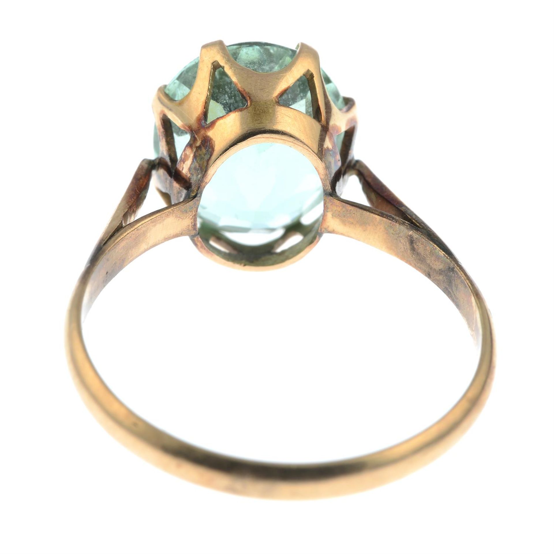 A bluish green tourmaline single-stone ring. - Image 4 of 6