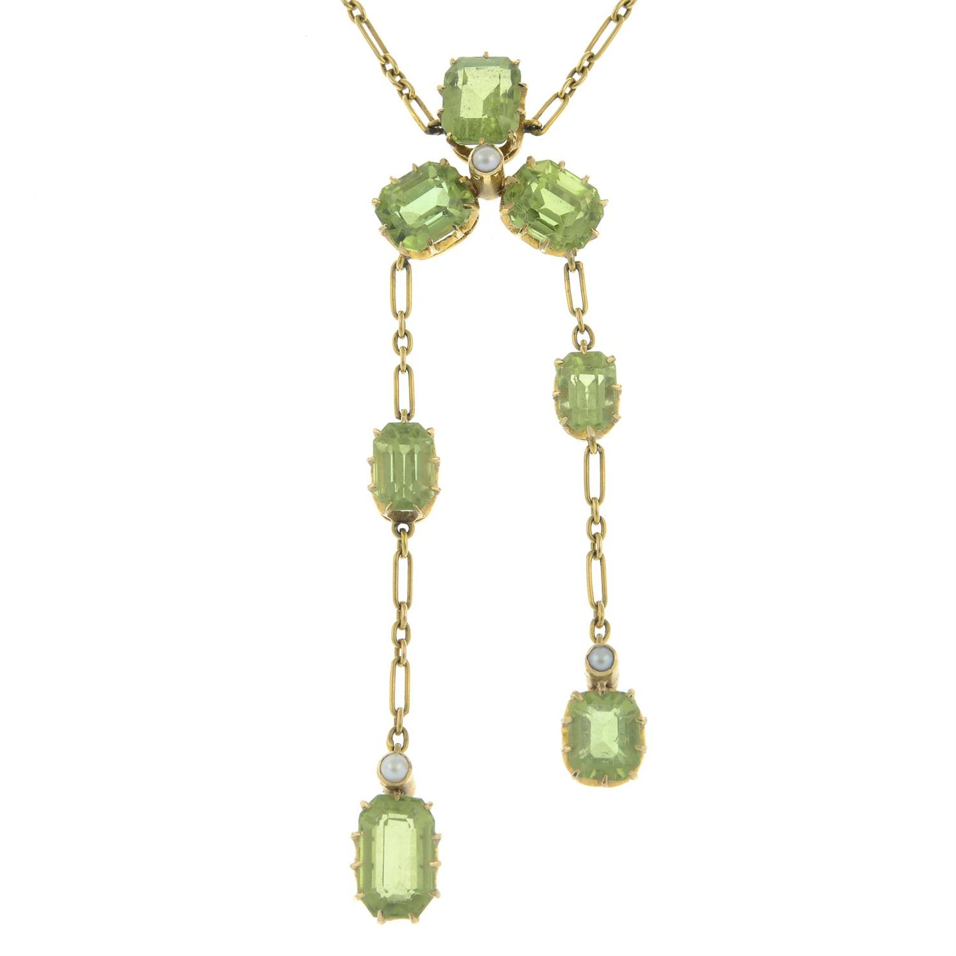 An early 20th century 15ct gold peridot and split pearl negligee pendant. - Bild 2 aus 5