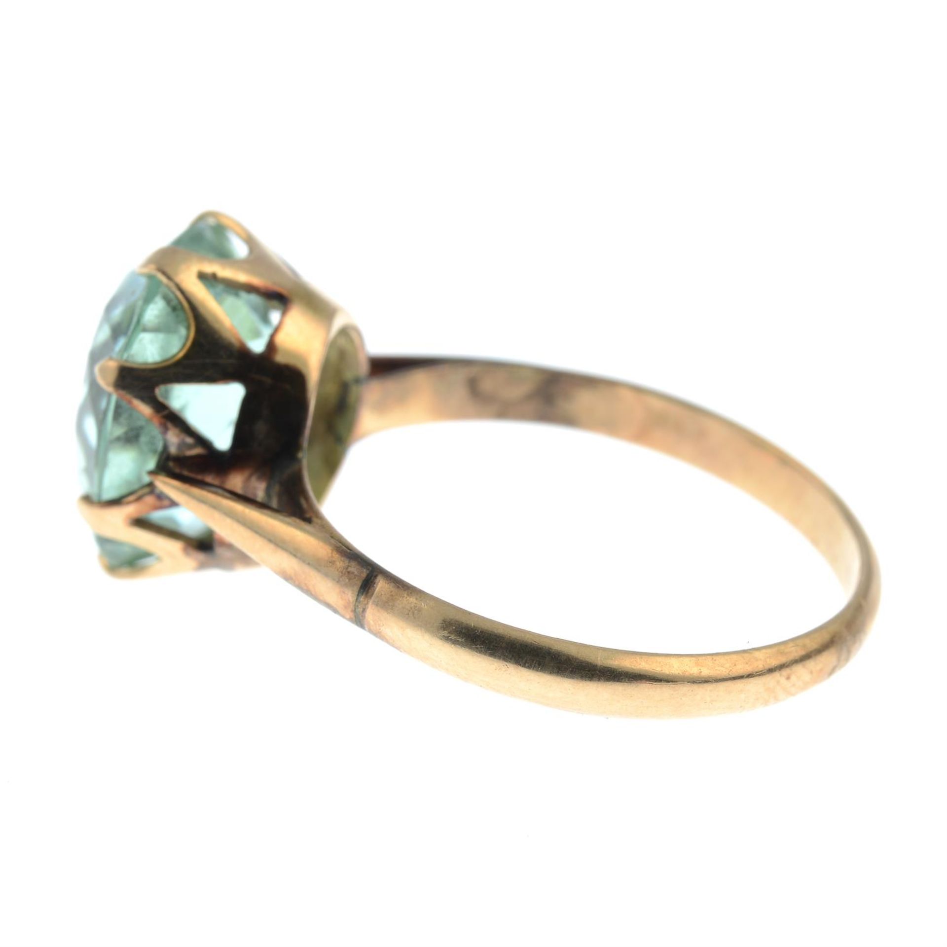A bluish green tourmaline single-stone ring. - Image 3 of 6