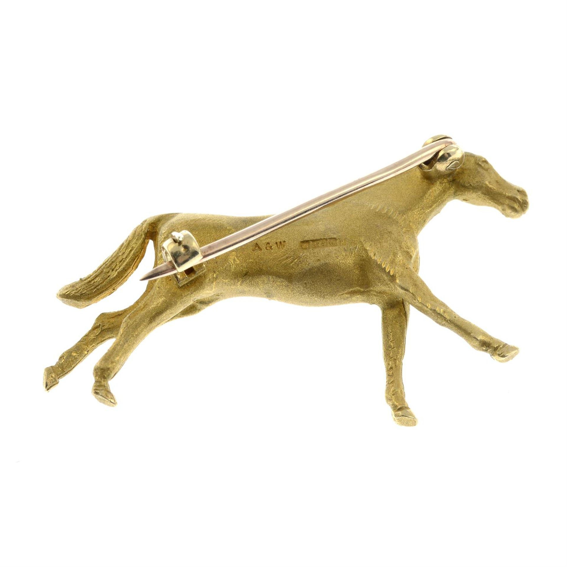 A 9ct gold horse brooch, by Alabaster & Wilson. - Bild 3 aus 4