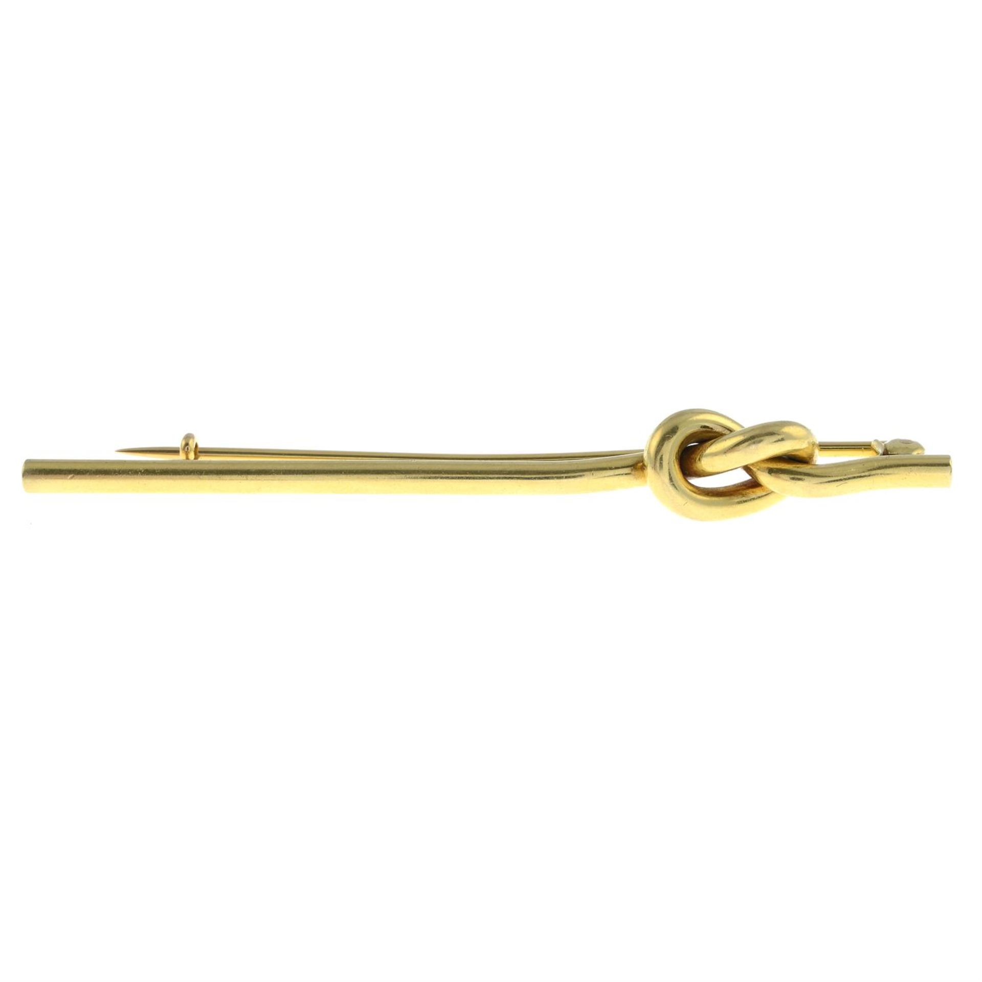 A 1970s 18ct gold 'Lover's Knot' brooch, by Cartier. - Bild 2 aus 4