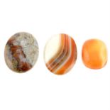 Selection of gemstones, weighing 565grams. To include quartz, lapis lazuli, onyx and other
