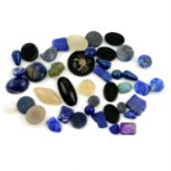 Selection of gemstones, weighing 517grams. To include sodalite, lapis lazuli, bloodstone,