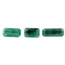 Three rectangular shape emeralds, weighing 11.92ct
