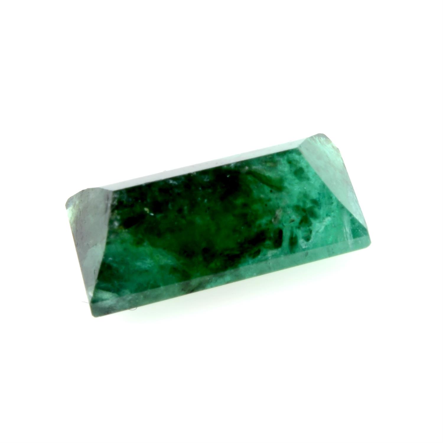 A rectangular shape emerald, weighing 0.81ct - Image 2 of 2