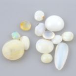 Selection of opals and opal triplets, weighing 40grams