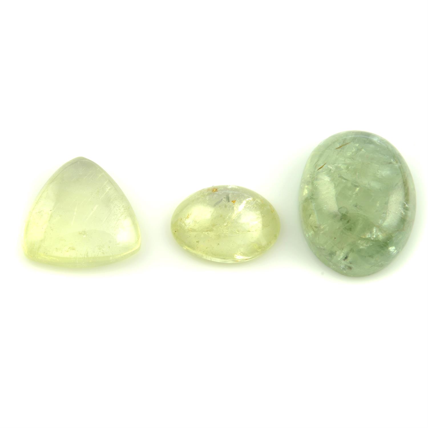 Three oval shape sapphire cabochons, weighing 16.33ct