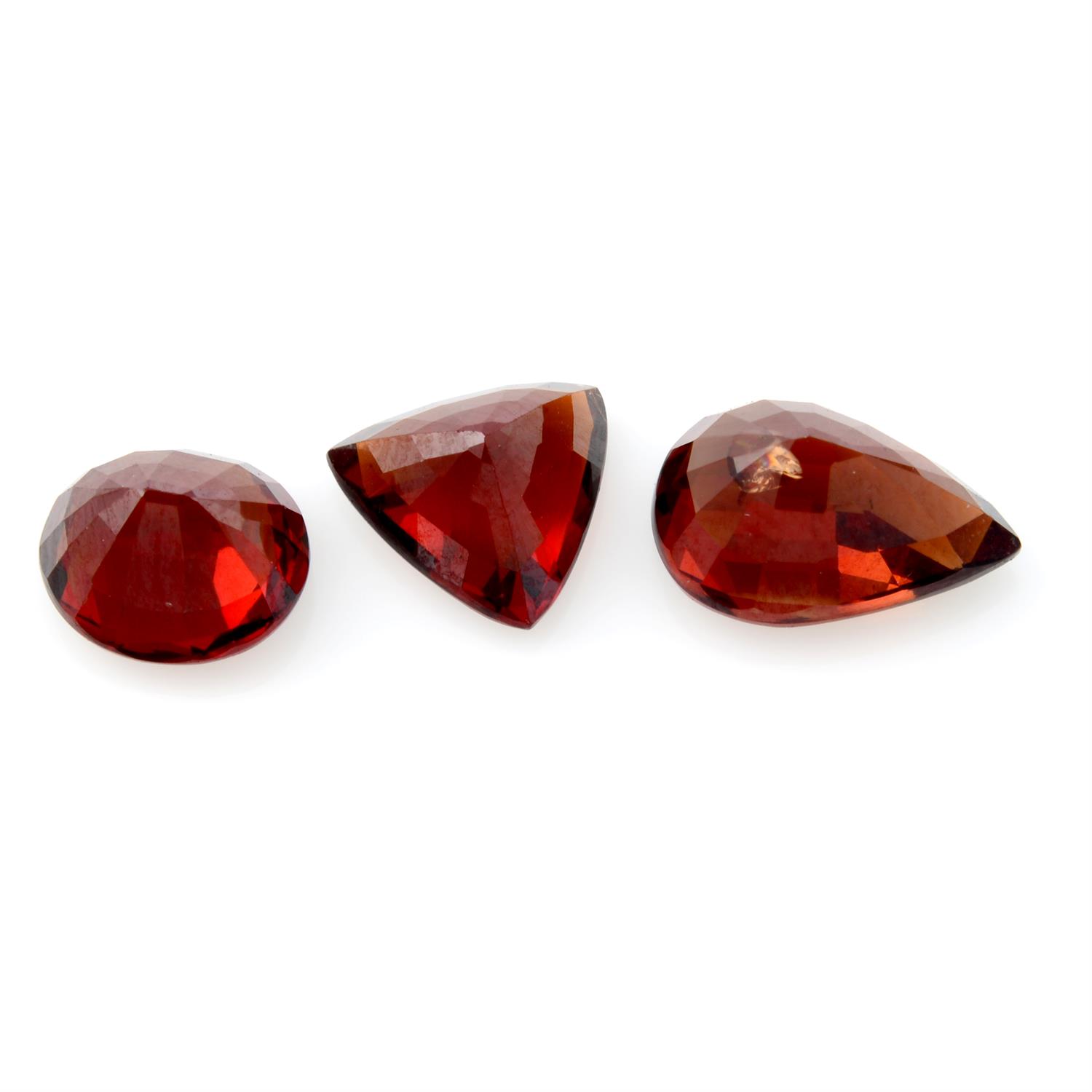 Three vari-shape garnets, weighing 4.48ct - Image 3 of 3