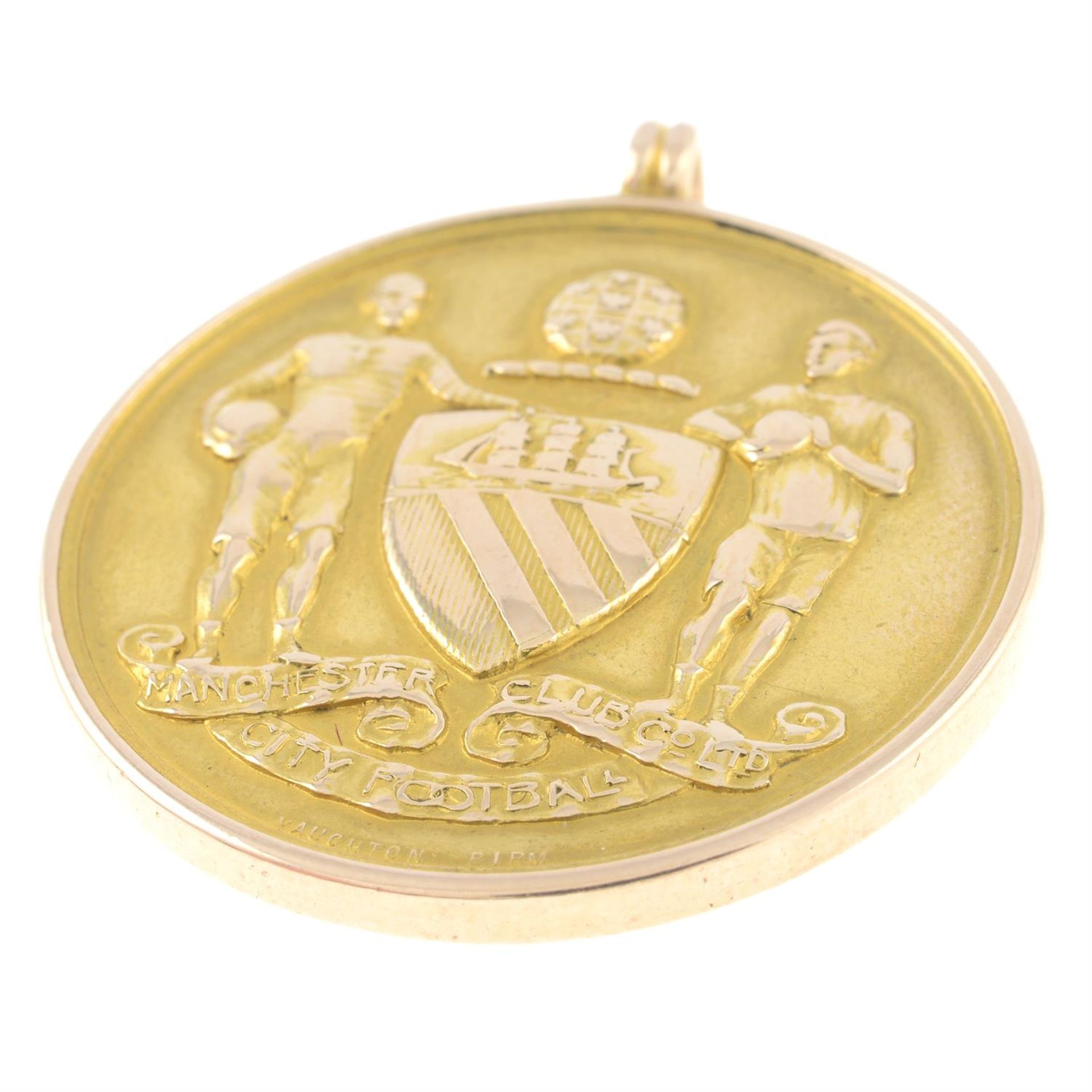 A gold Manchester City English Cup Medal, awarded to William (Billy) Marsden Holmes in 1904. - Image 5 of 7