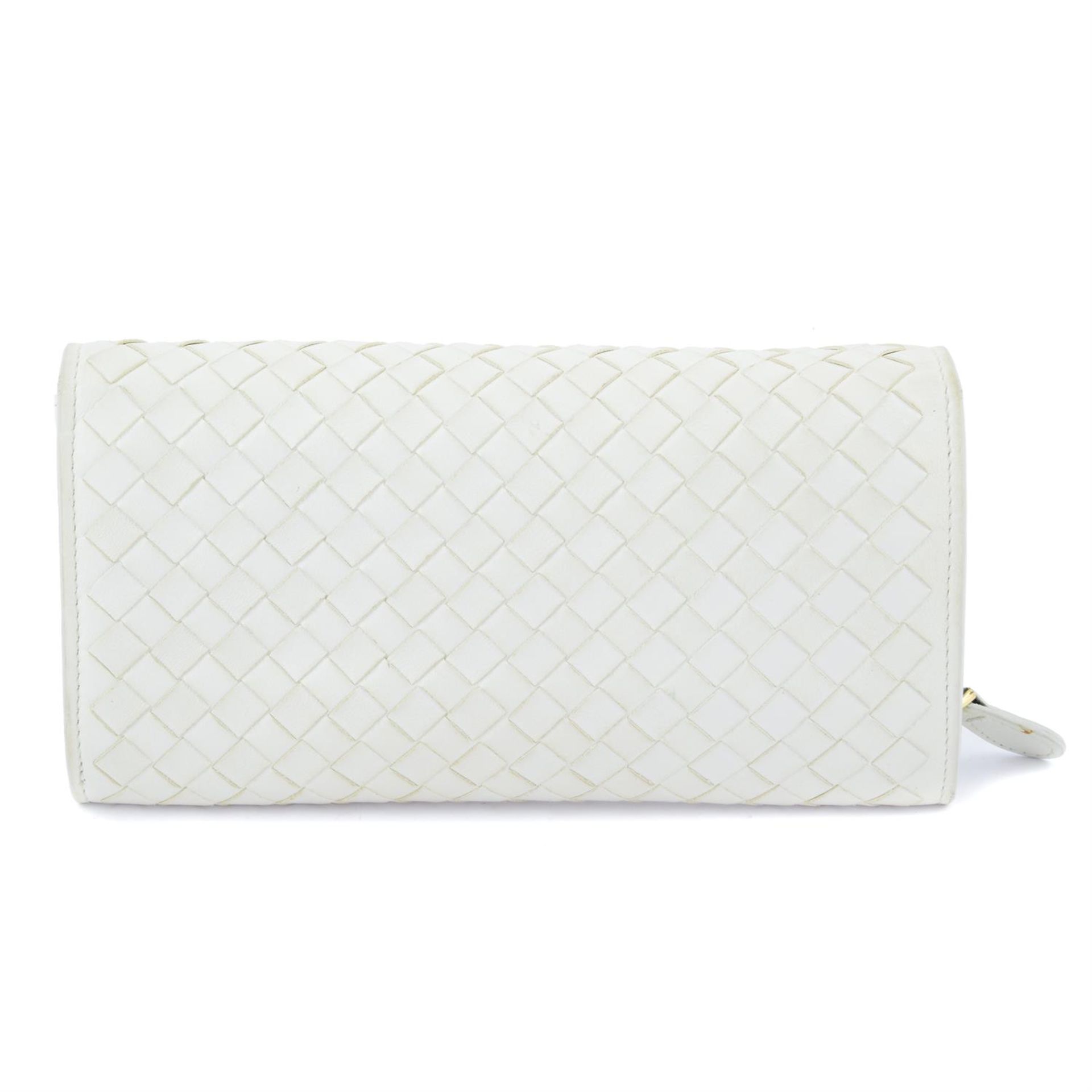 BOTTEGA VENETA - a white Continental wallet. - Bild 2 aus 3