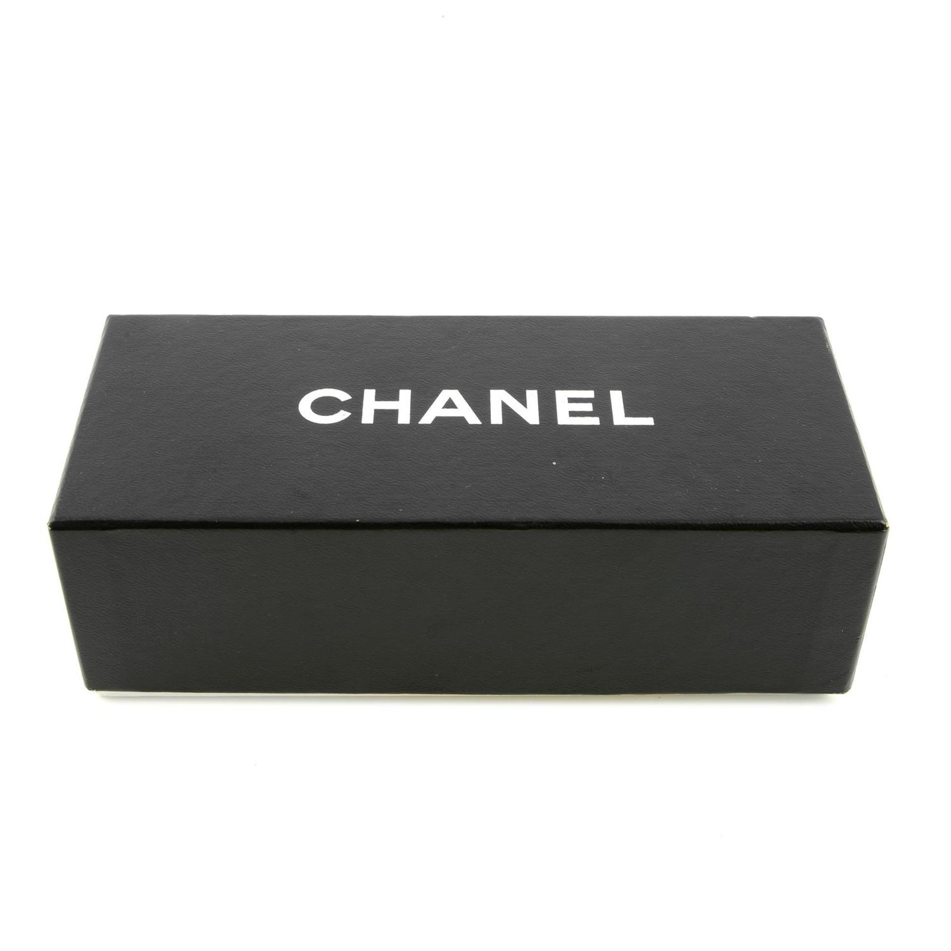 CHANEL - a pair of sunglasses. - Image 3 of 3