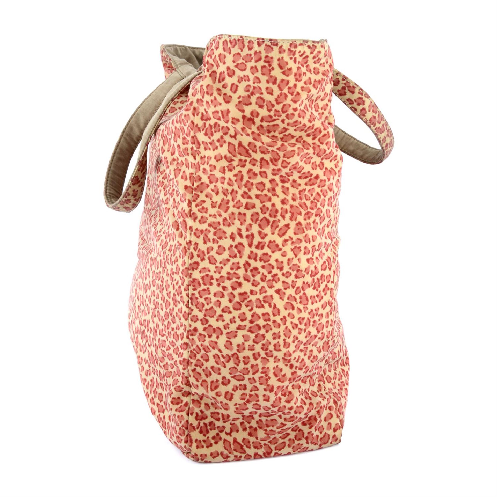 BOTTEGA VENETA - a reversible nylon Leopard print shopping bag. - Image 3 of 4