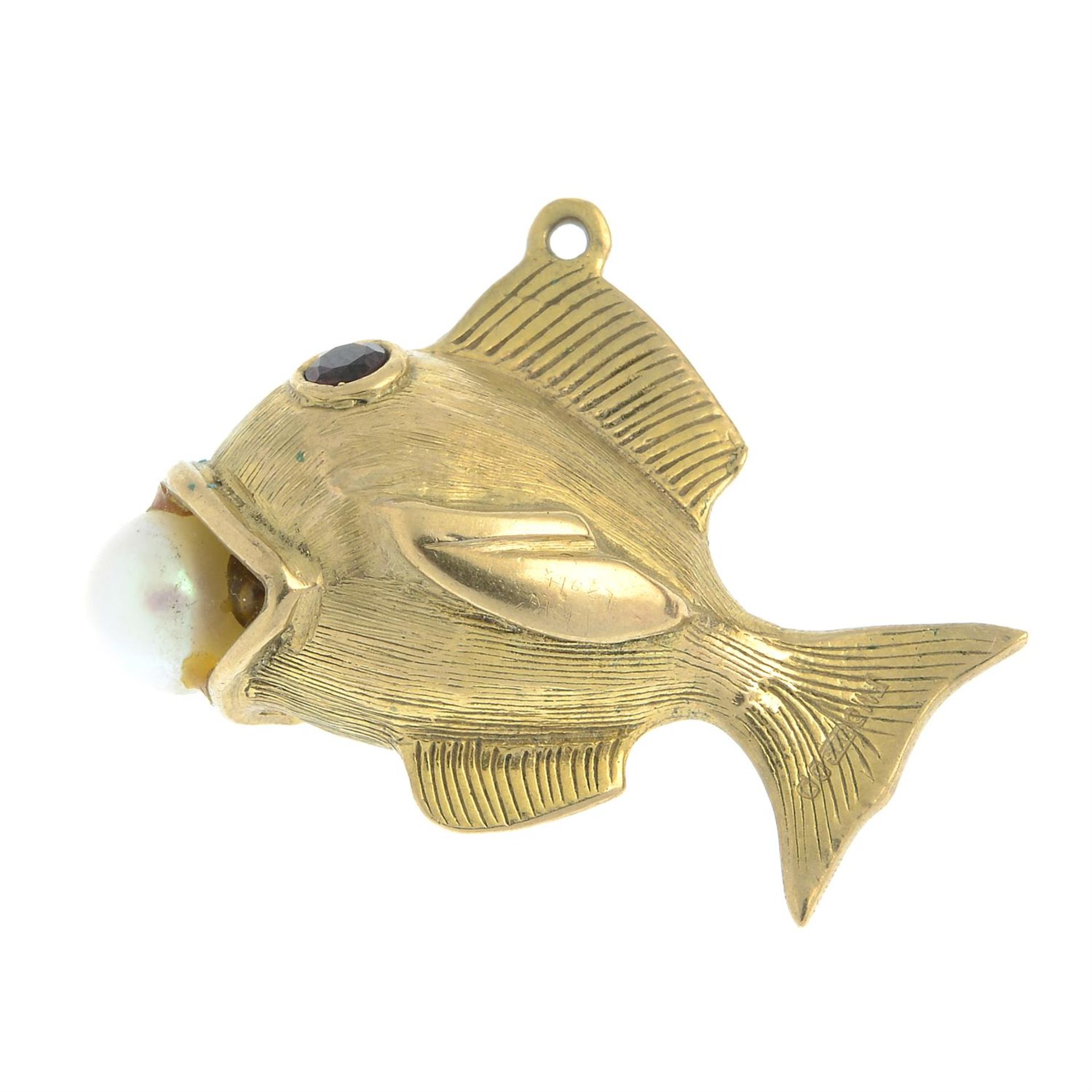 A 9ct gold fish pendant, with garnet and cultured pearl detail. - Image 2 of 2