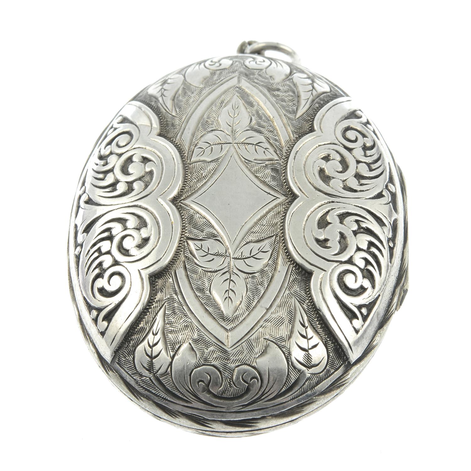 A late Victorian foliate locket pendant. - Image 2 of 2