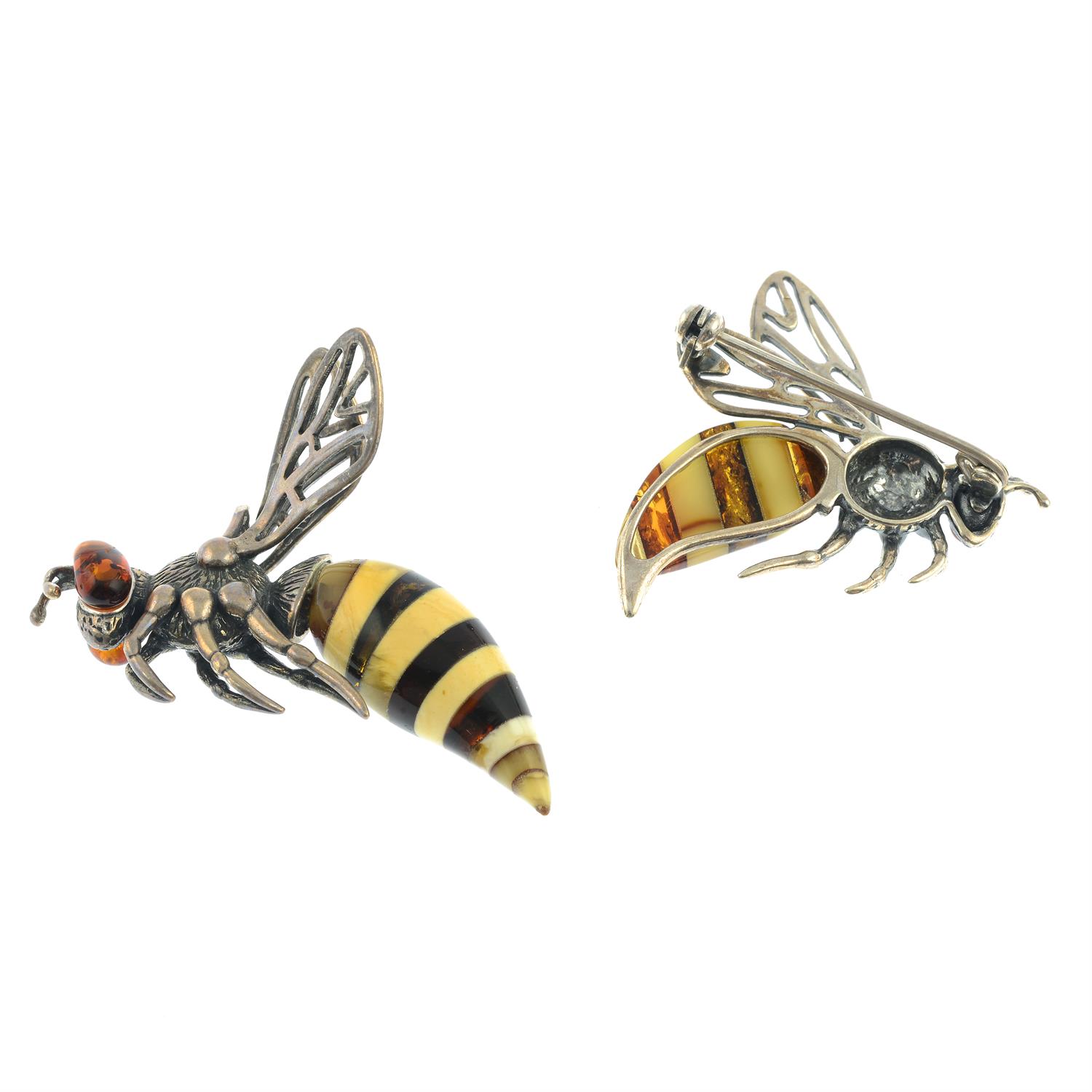 An amber and reconstructed amber hornet brooch, together with a matching pendant. - Image 2 of 2