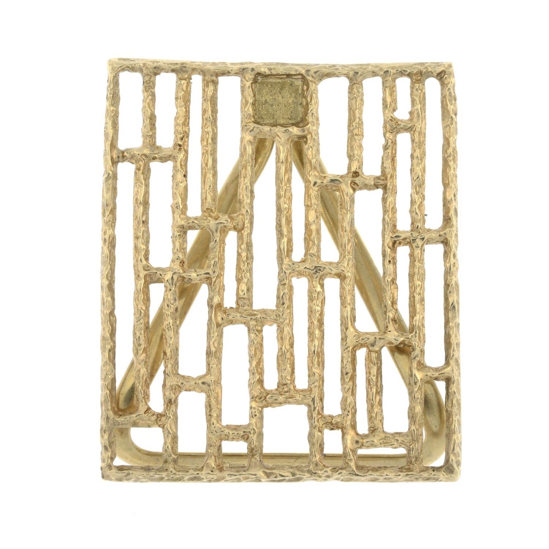 A 9ct gold openwork money clip.