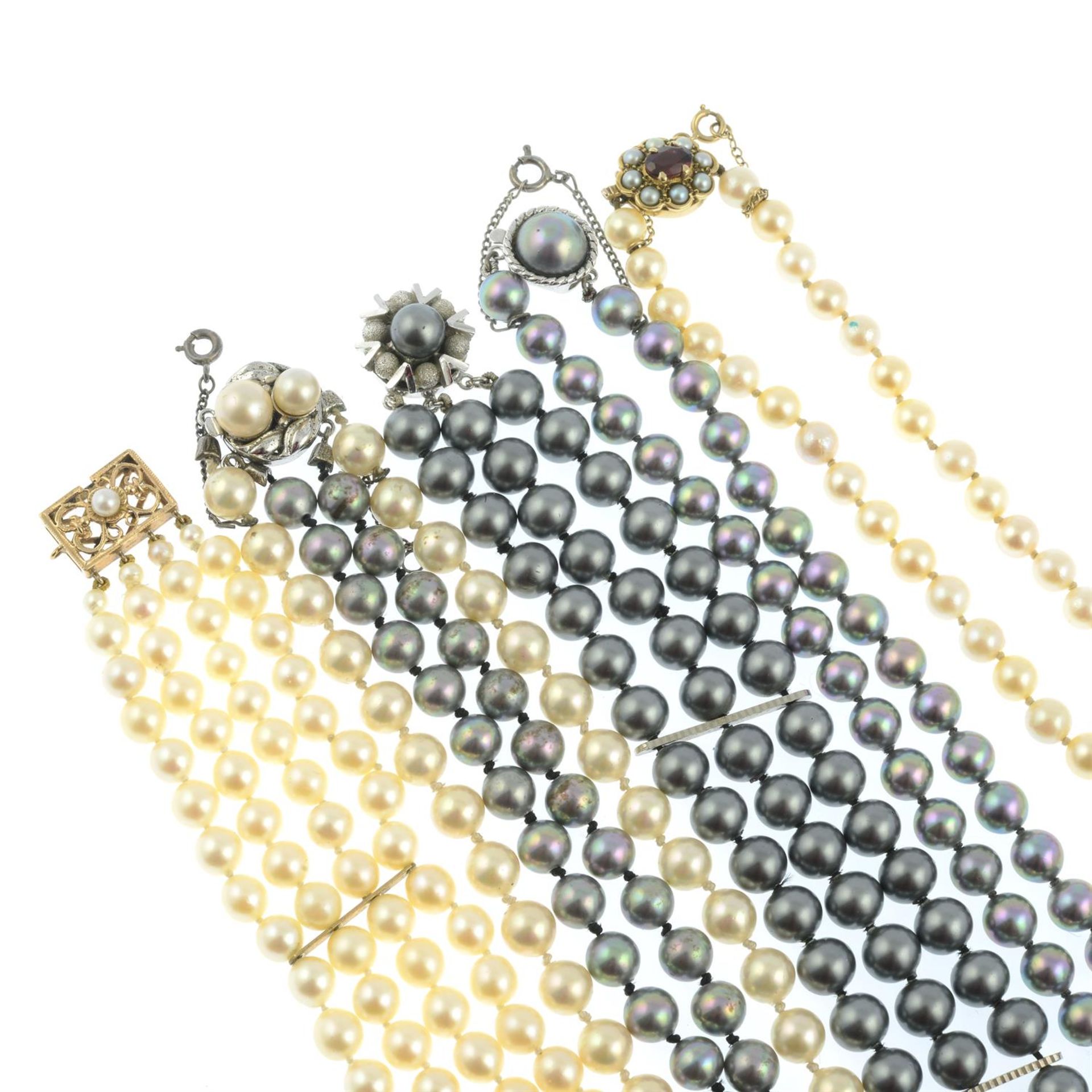 A selection of cultured pearl jewellery, comprising three necklaces and four bracelets. - Image 2 of 2