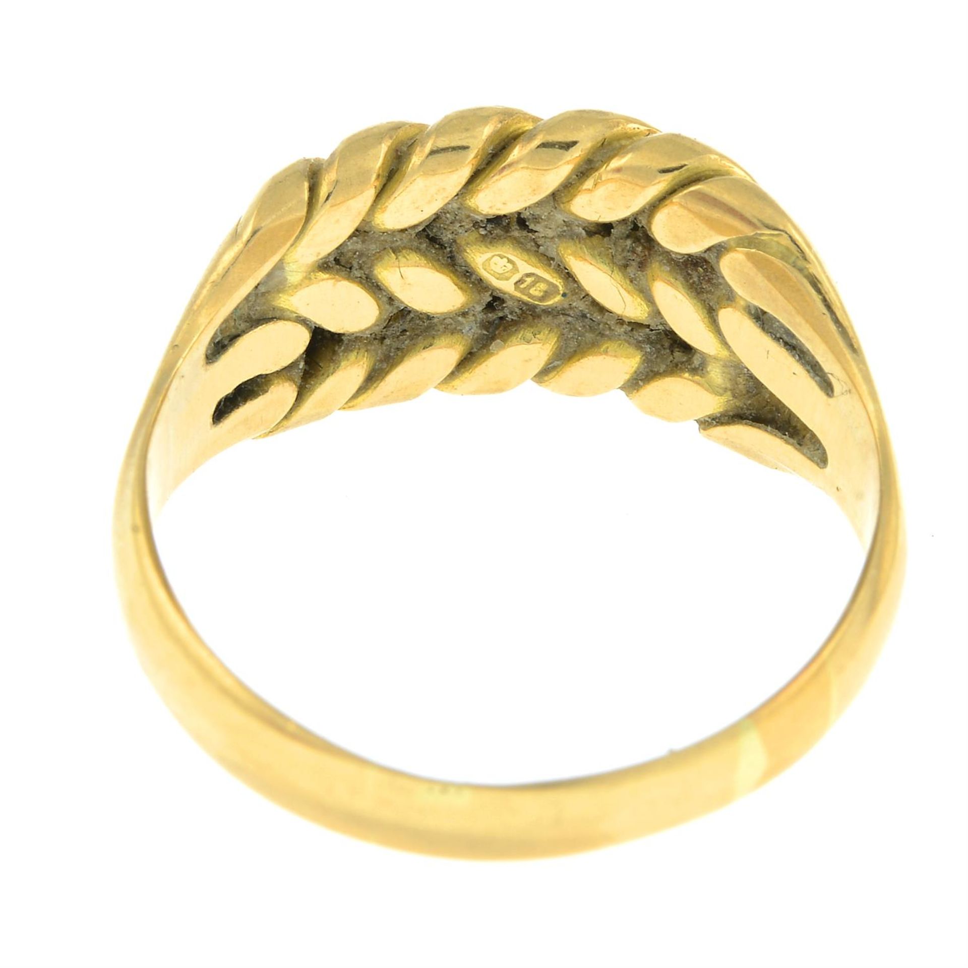 An 18ct gold ring. - Image 2 of 2