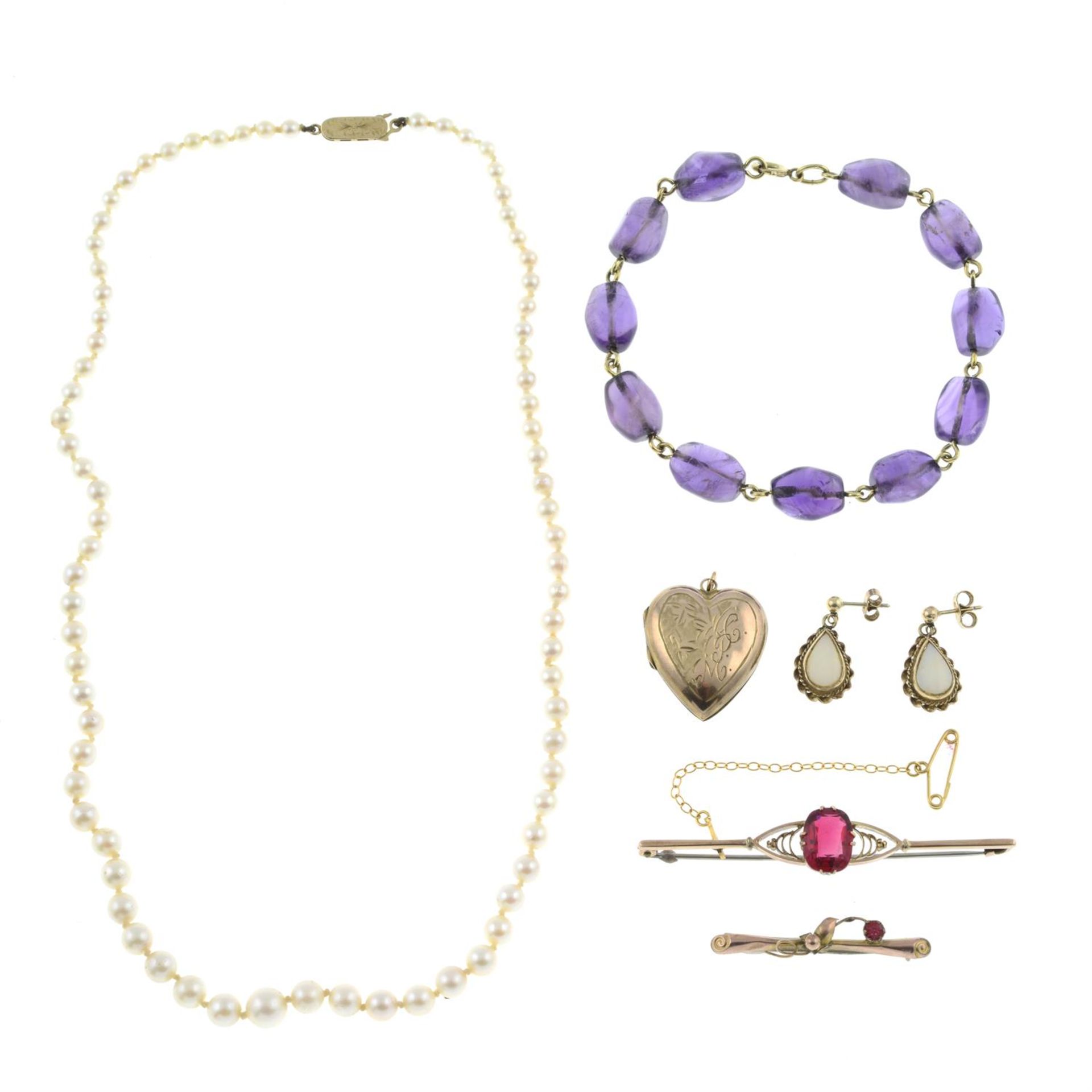 A selection of jewellery, to include a pair of 9ct gold opal earrings.