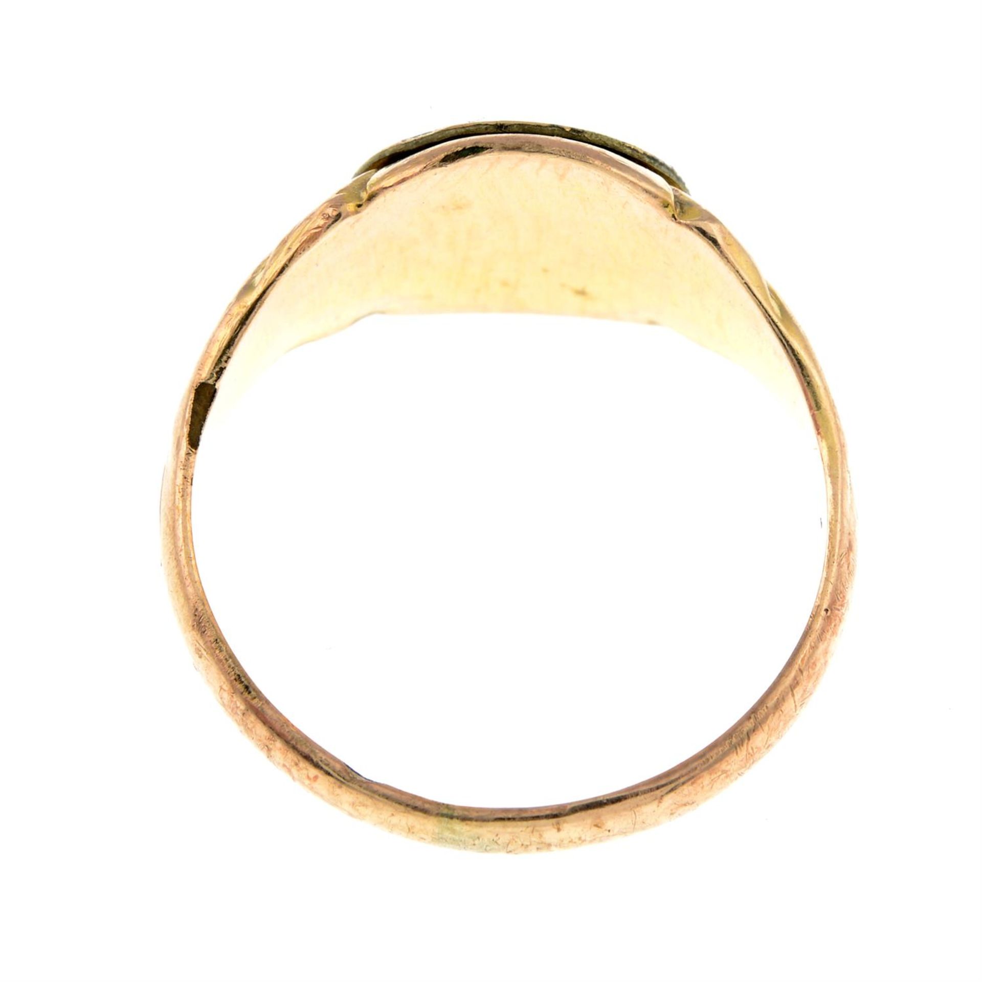 An enamel Eastern Star ring. - Image 2 of 2