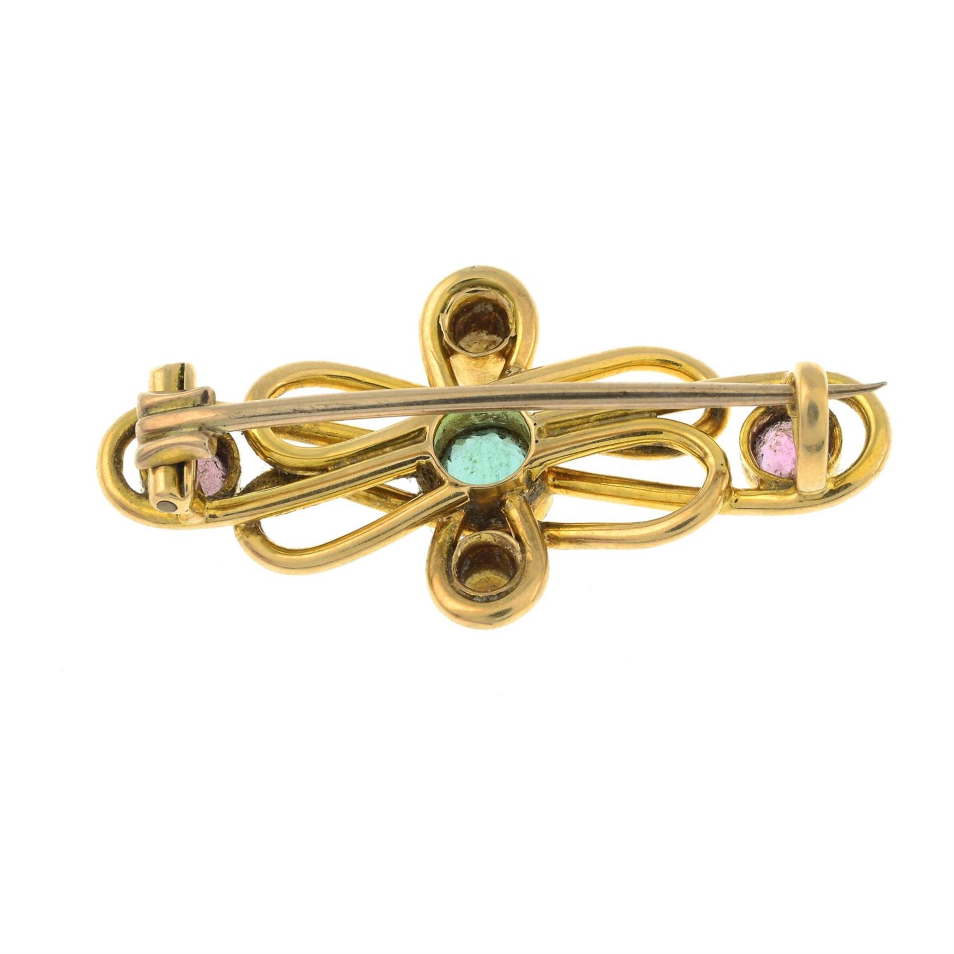 An early 20th century gold tourmaline and split pearl brooch. - Bild 2 aus 2