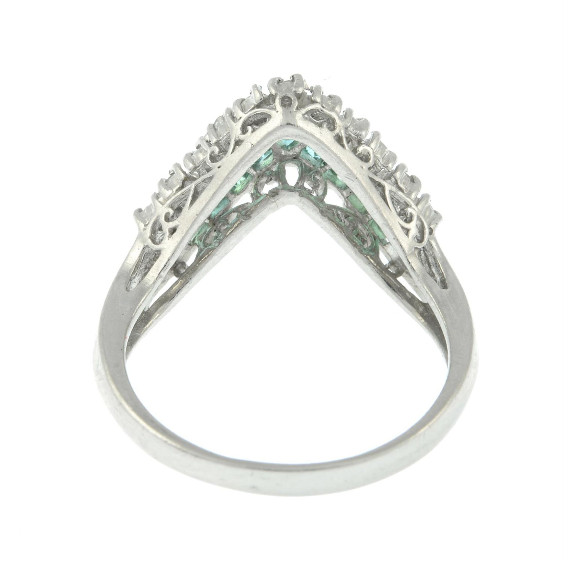 An emerald and diamond shaped ring. - Image 2 of 2