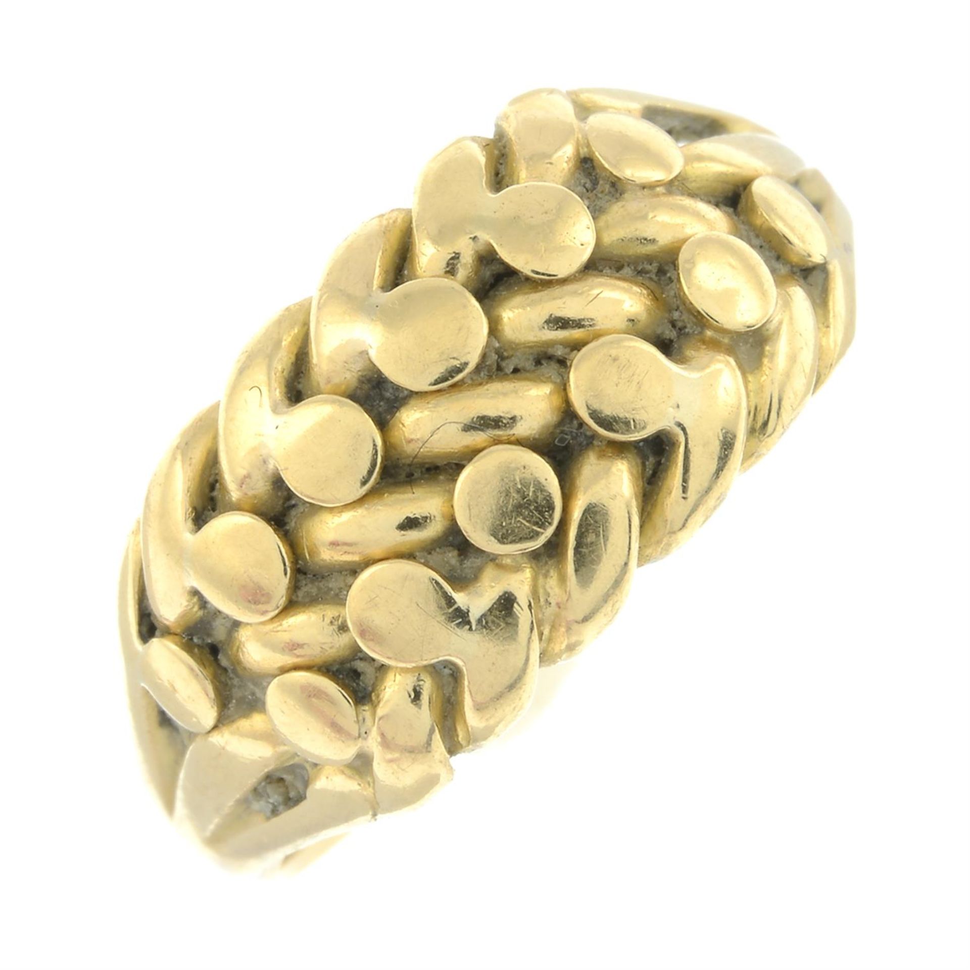 An 18ct gold ring.